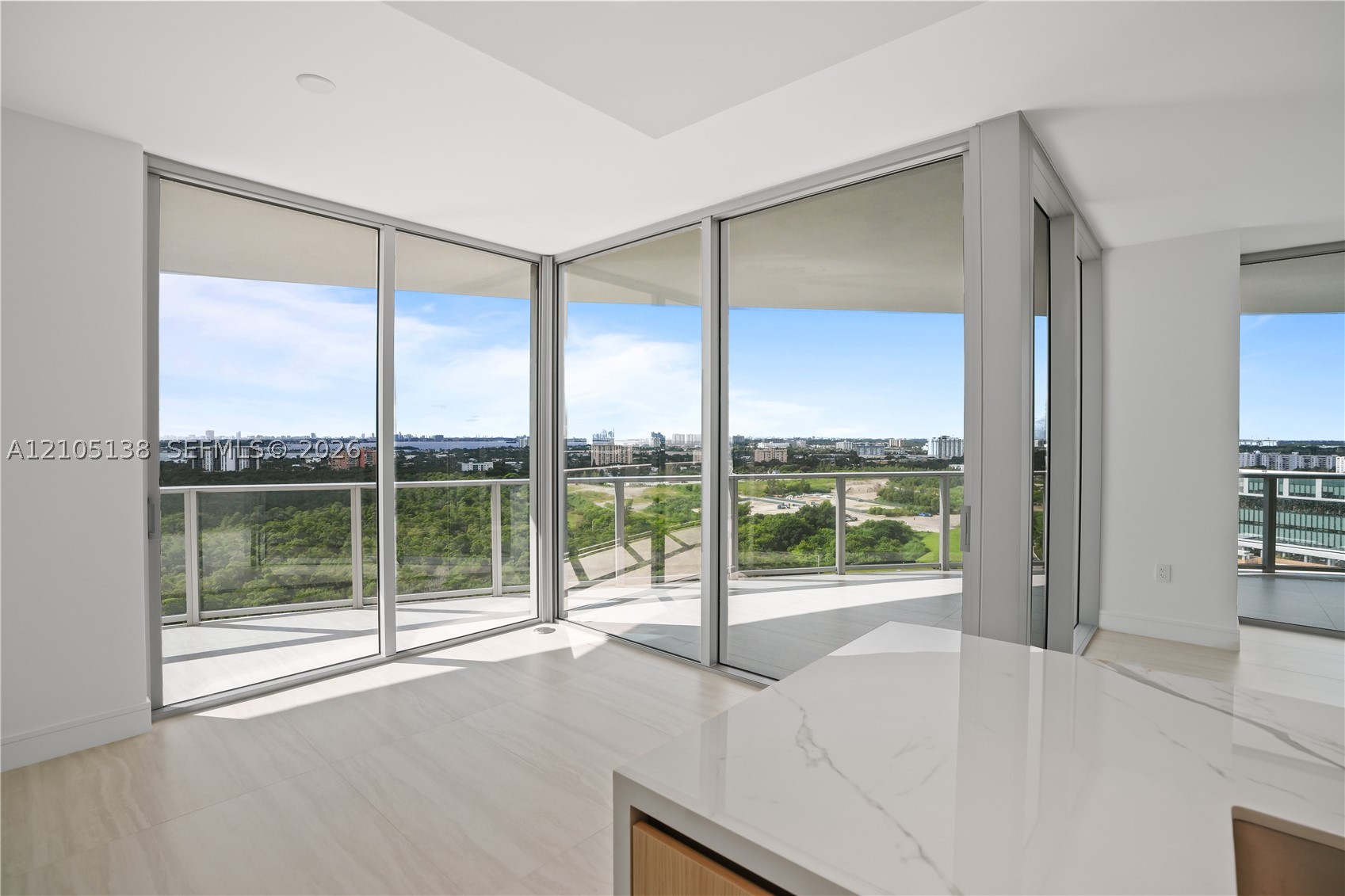 2411 Laguna Cir #1505 North Miami, FL 33181