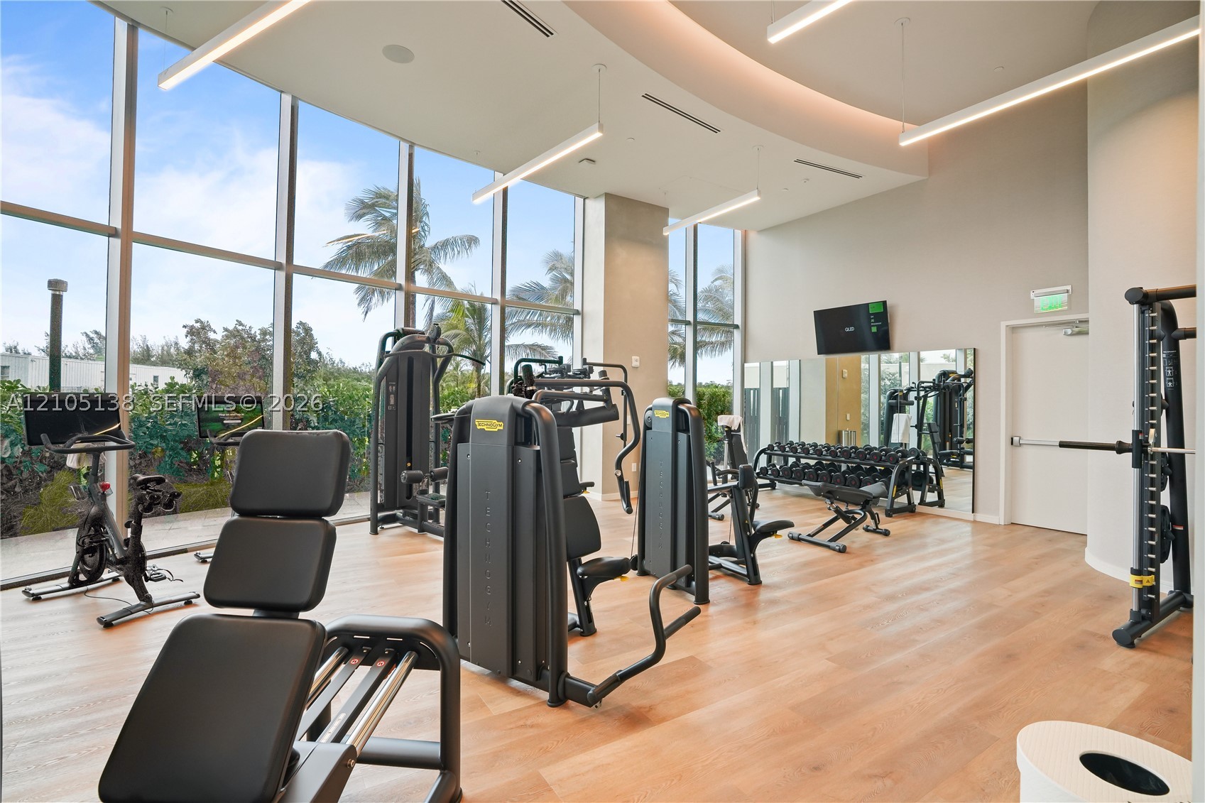 2411 Laguna Cir #1505 North Miami, FL 33181