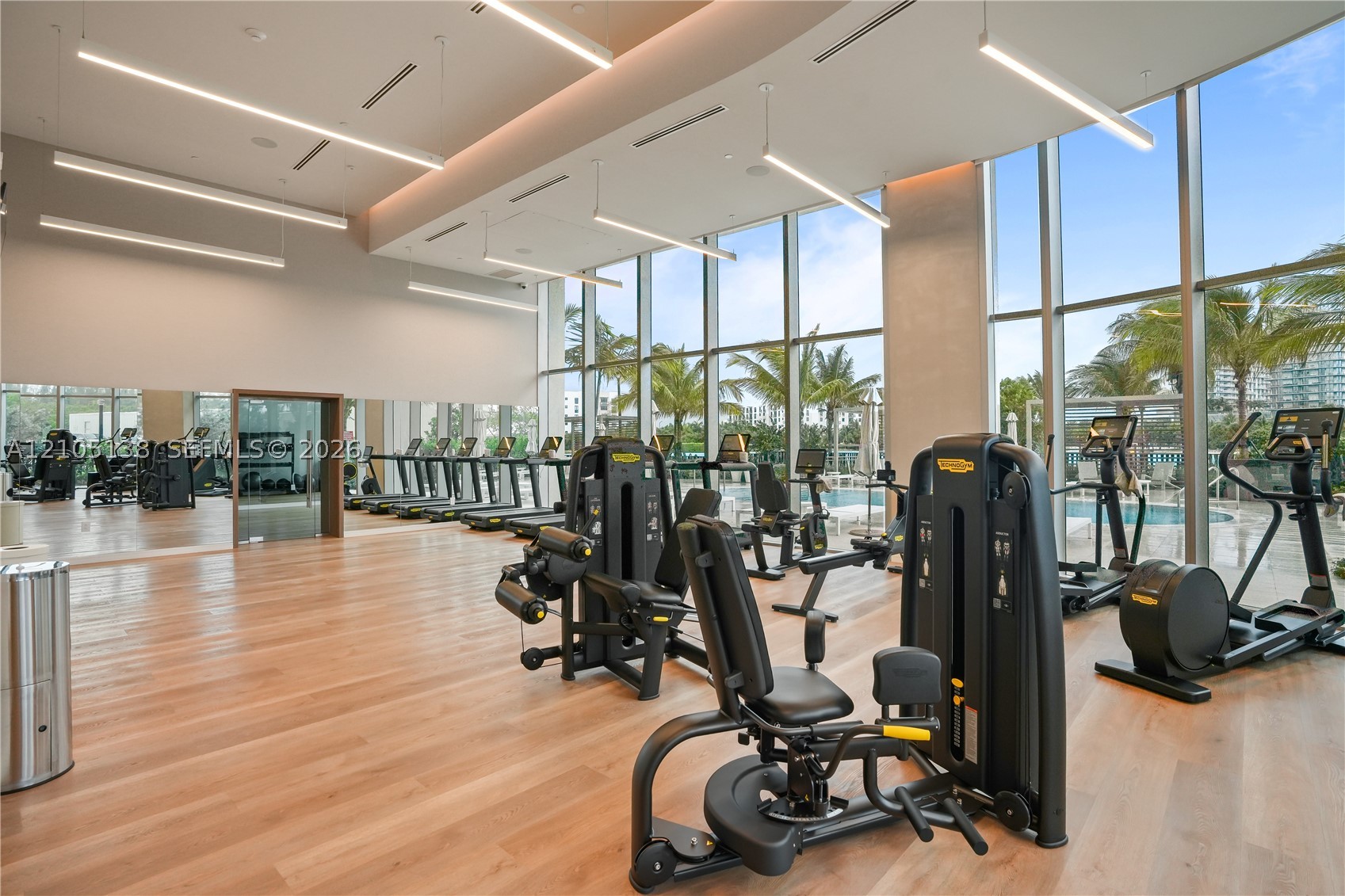 2411 Laguna Cir #1505 North Miami, FL 33181