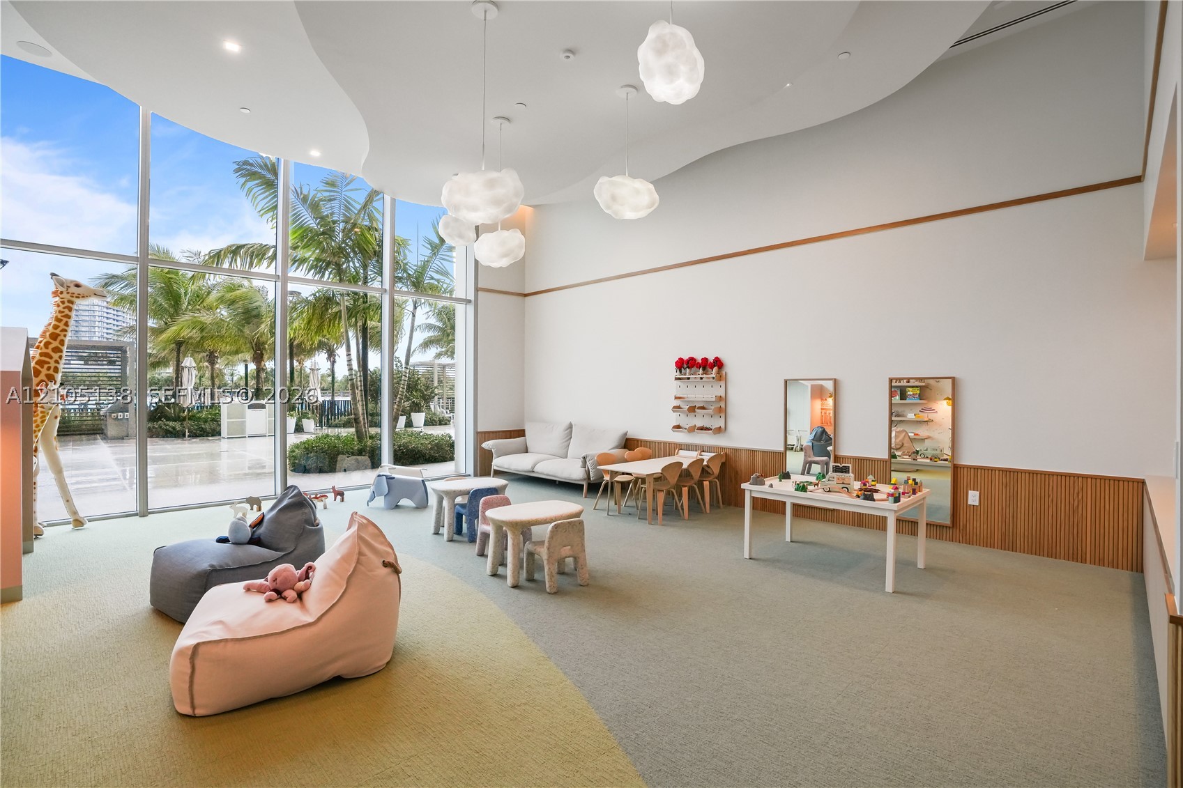 2411 Laguna Cir #1505 North Miami, FL 33181