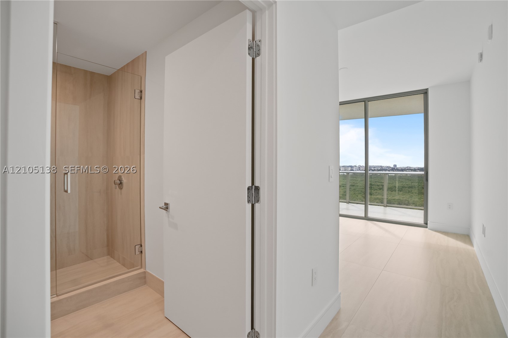 2411 Laguna Cir #1505 North Miami, FL 33181