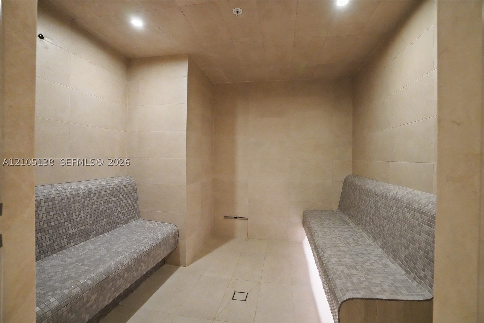 2411 Laguna Cir #1505 North Miami, FL 33181