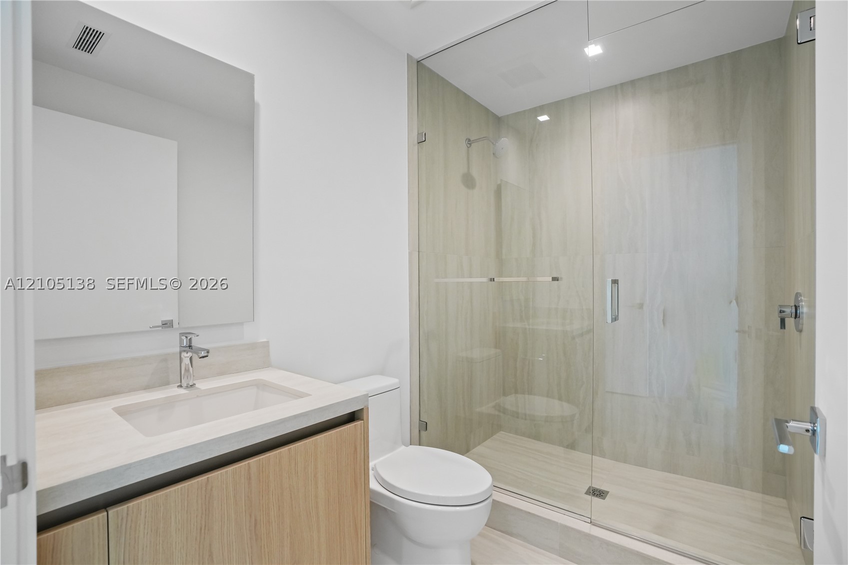 2411 Laguna Cir #1505 North Miami, FL 33181