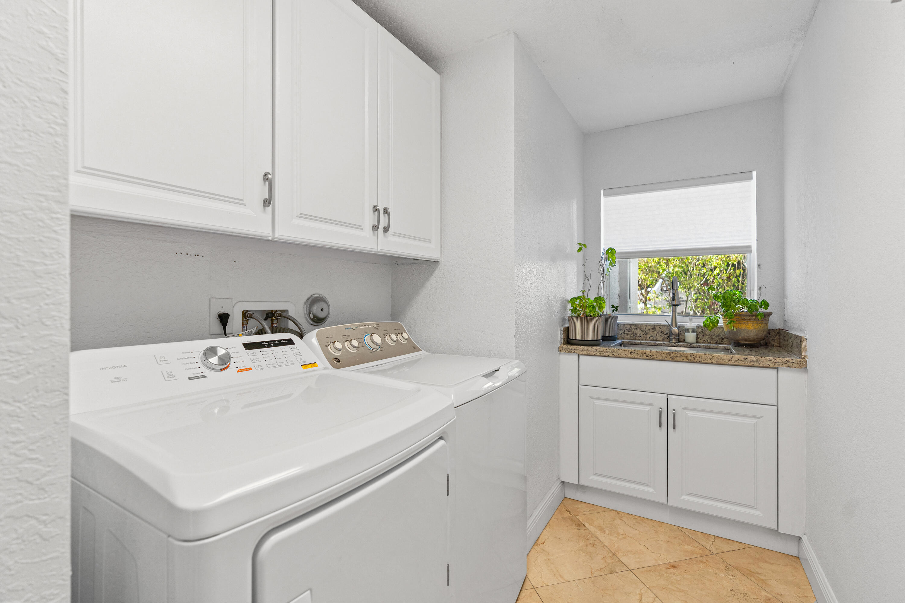 4918 SW 195th Ter Miramar, FL 33029