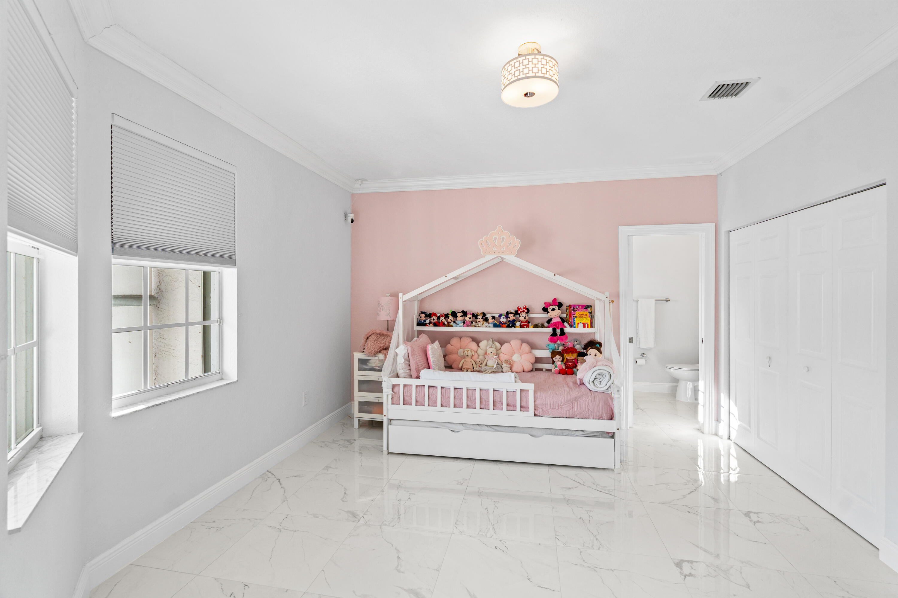 4918 SW 195th Ter Miramar, FL 33029