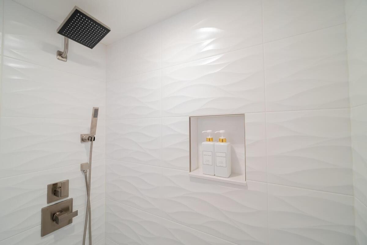 235 Sunrise #Unit 2016 Palm Beach, FL 33480