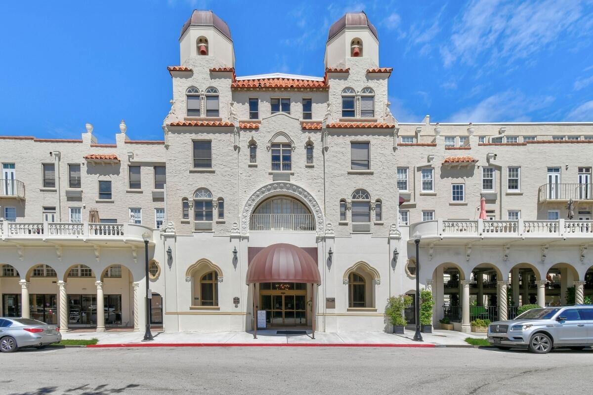 235 Sunrise #Unit 2016 Palm Beach, FL 33480