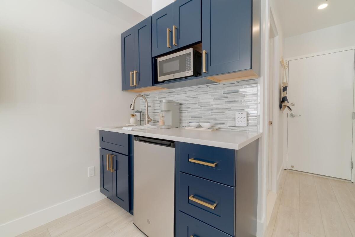 235 Sunrise #Unit 2016 Palm Beach, FL 33480