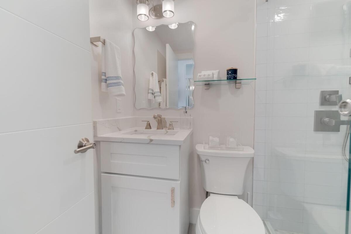 235 Sunrise #Unit 2016 Palm Beach, FL 33480