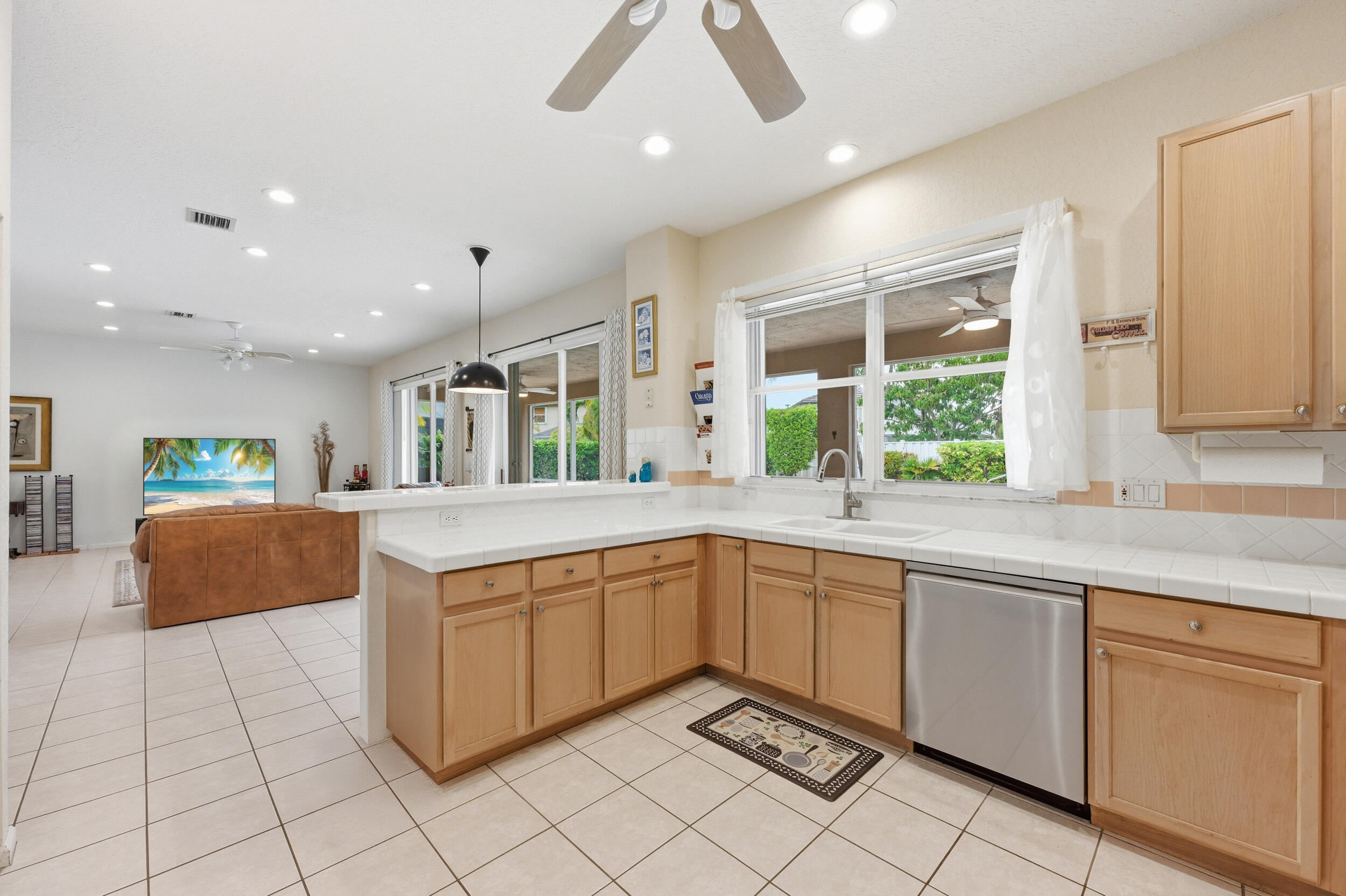 648 SW 168th Pembroke Pines, FL 33027