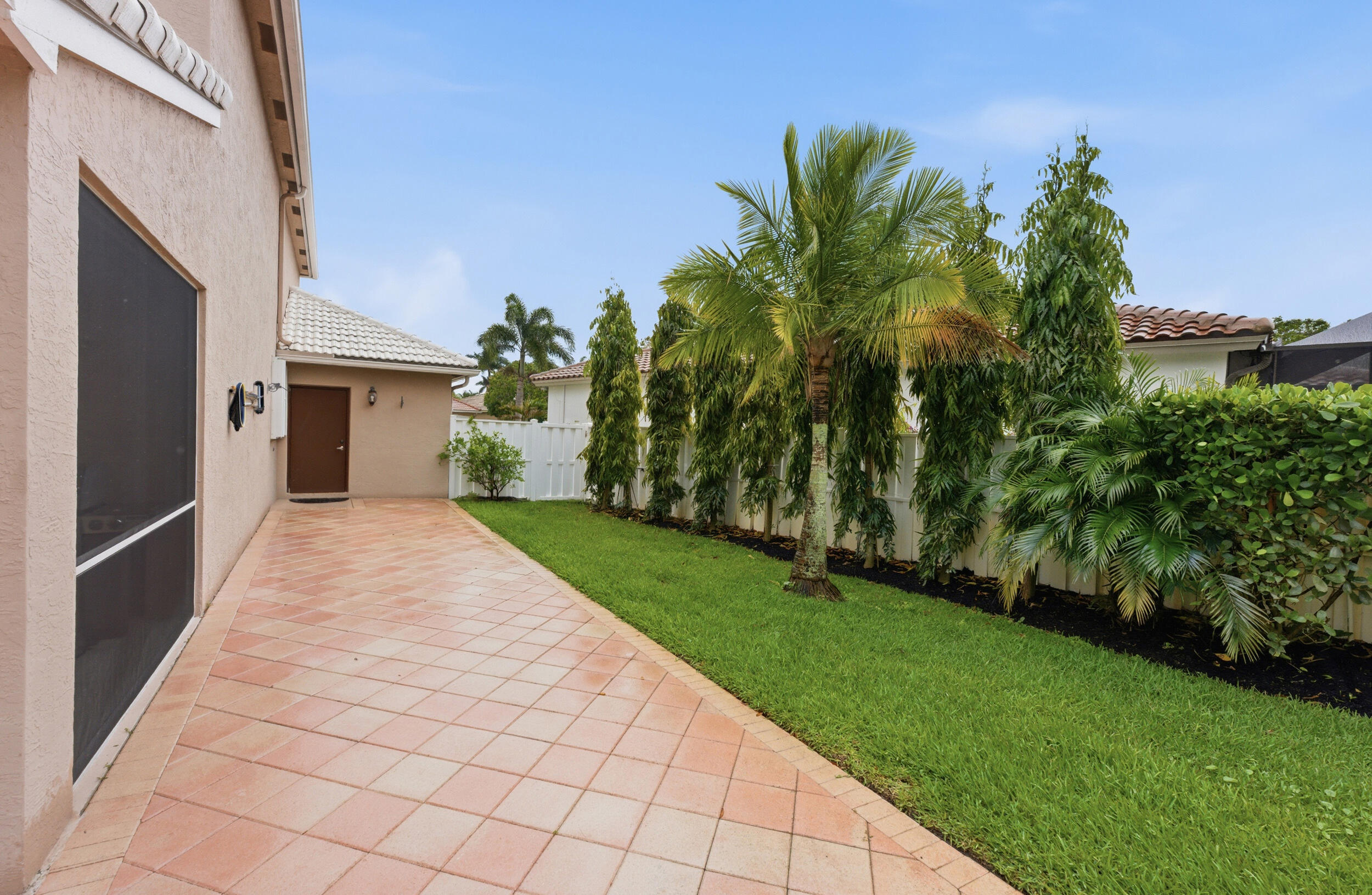 648 SW 168th Pembroke Pines, FL 33027