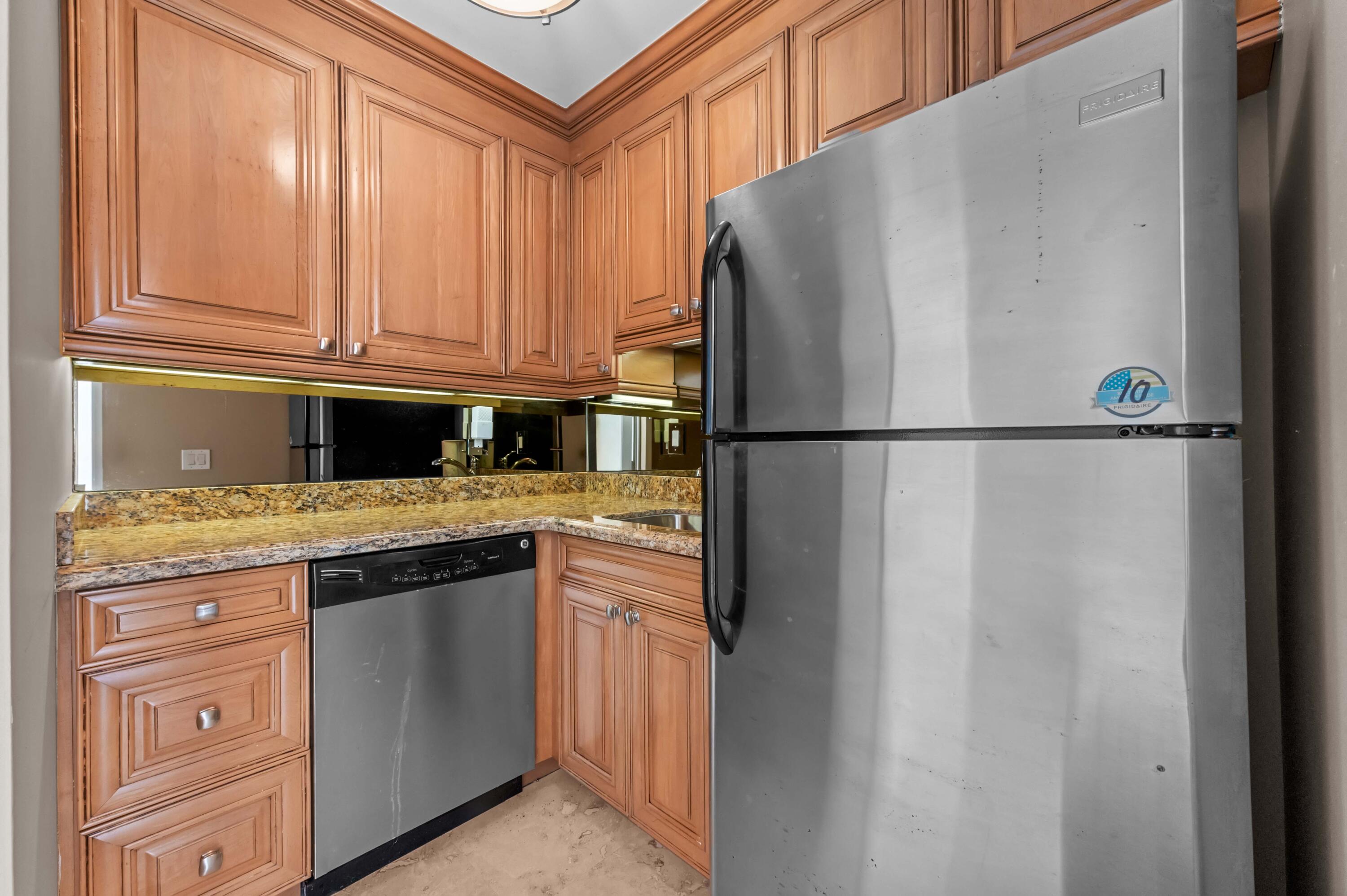 4600 N Ocean #605 Riviera Beach, FL 33404