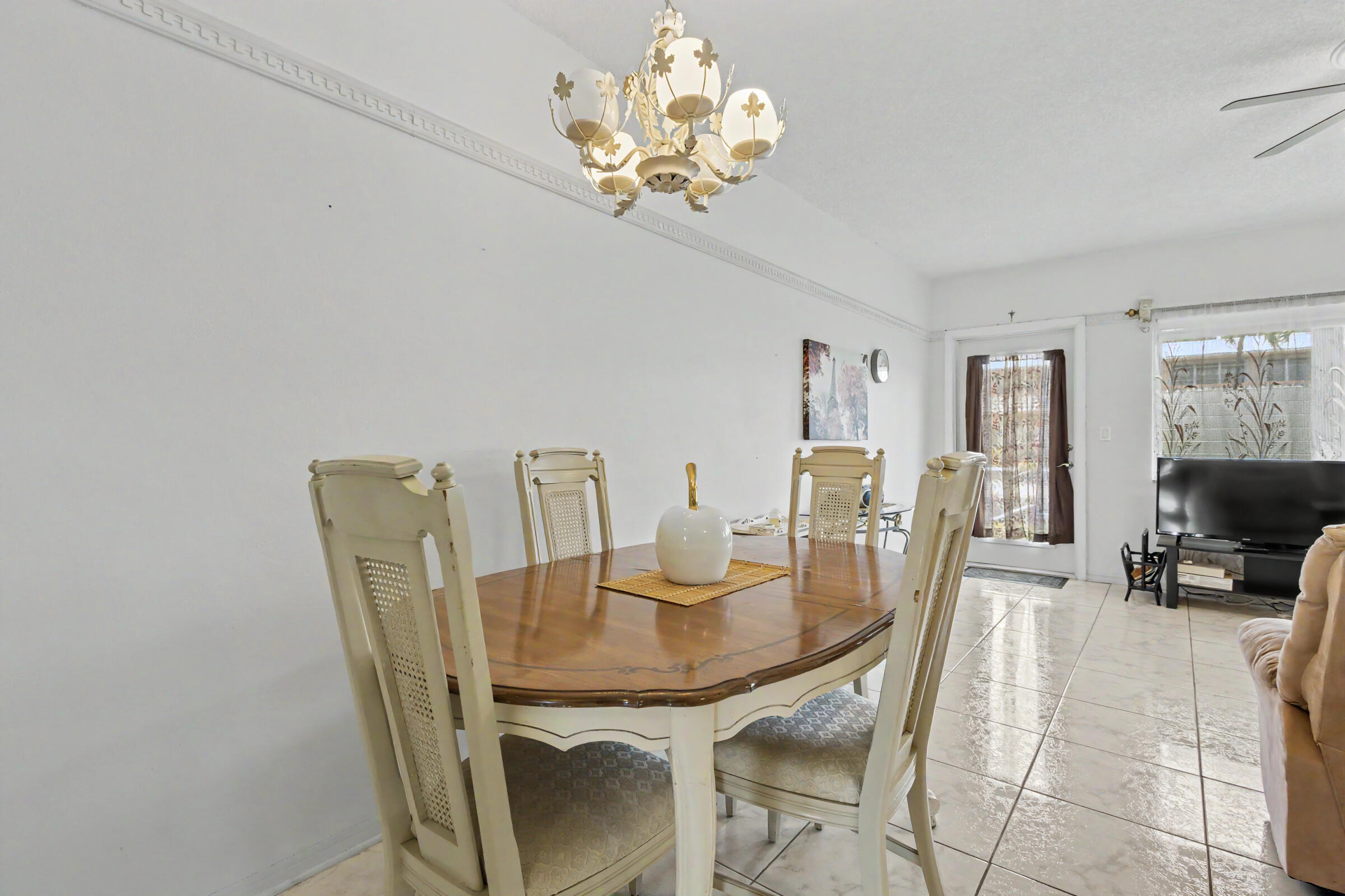 800 SW 10th #T-6 Hallandale Beach, FL 33009