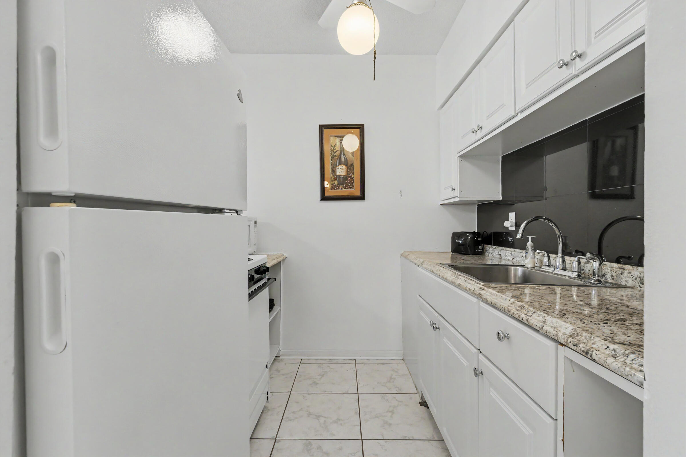 800 SW 10th #T-6 Hallandale Beach, FL 33009