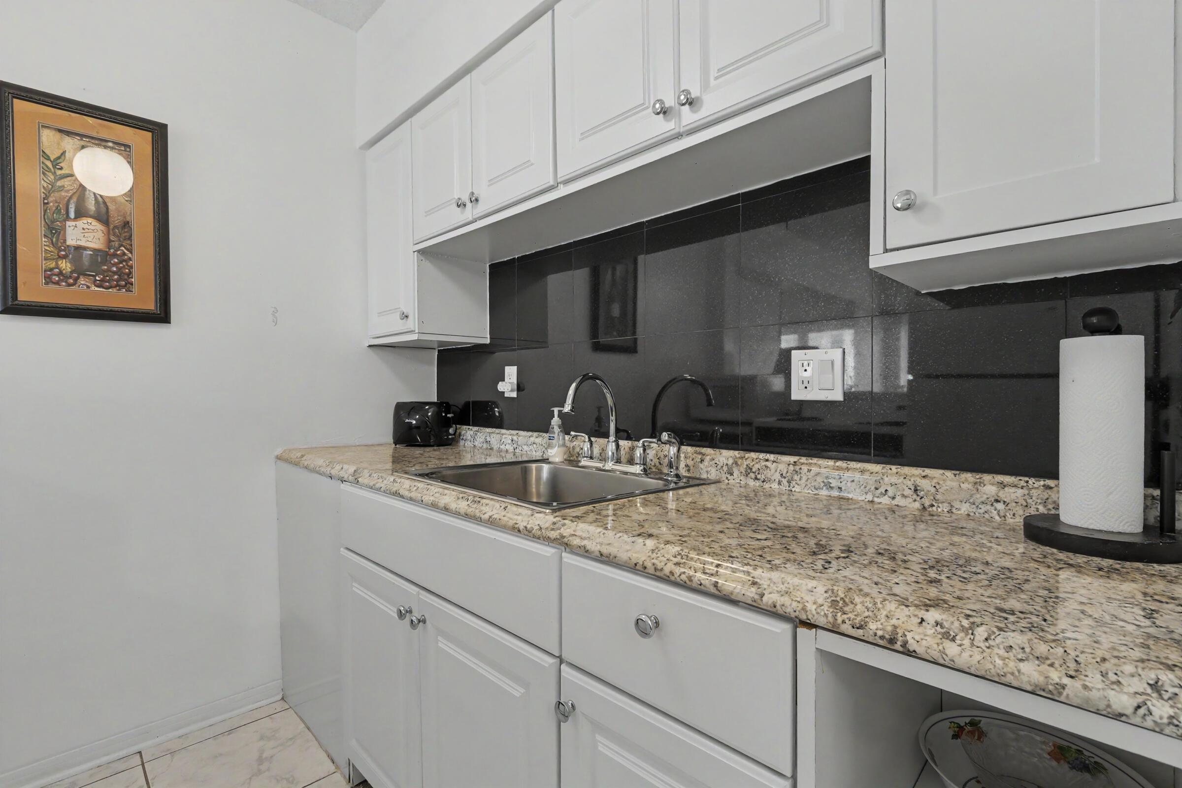 800 SW 10th #T-6 Hallandale Beach, FL 33009