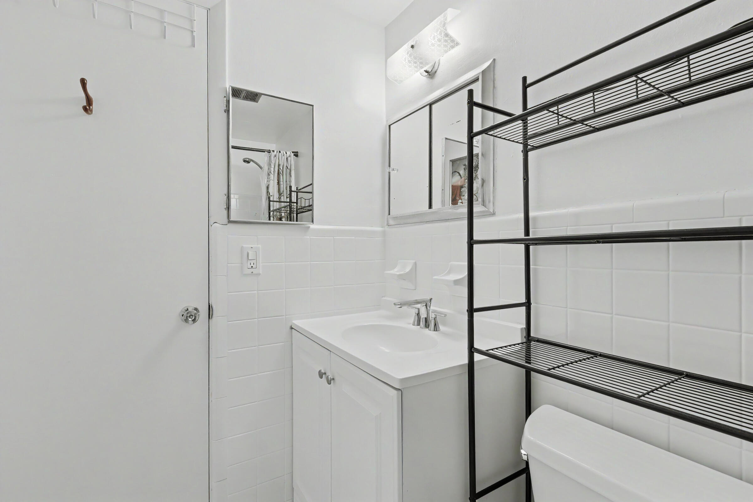 800 SW 10th #T-6 Hallandale Beach, FL 33009
