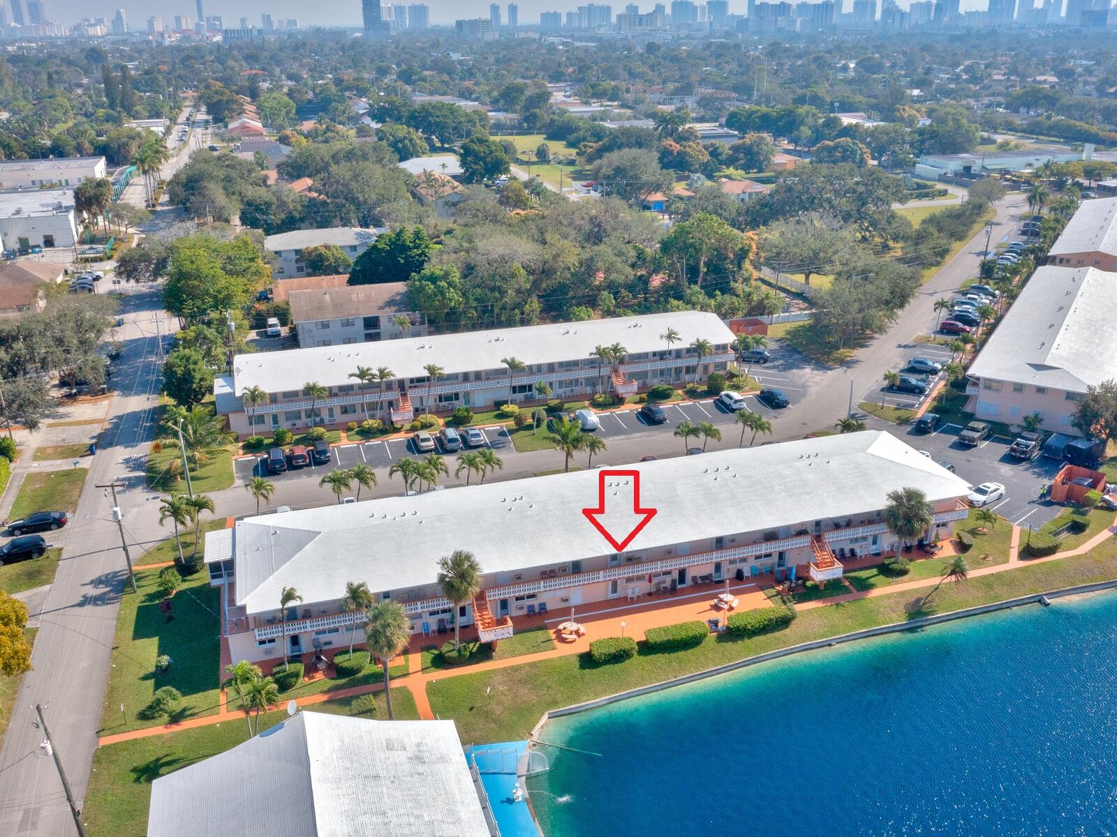 800 SW 10th #T-6 Hallandale Beach, FL 33009