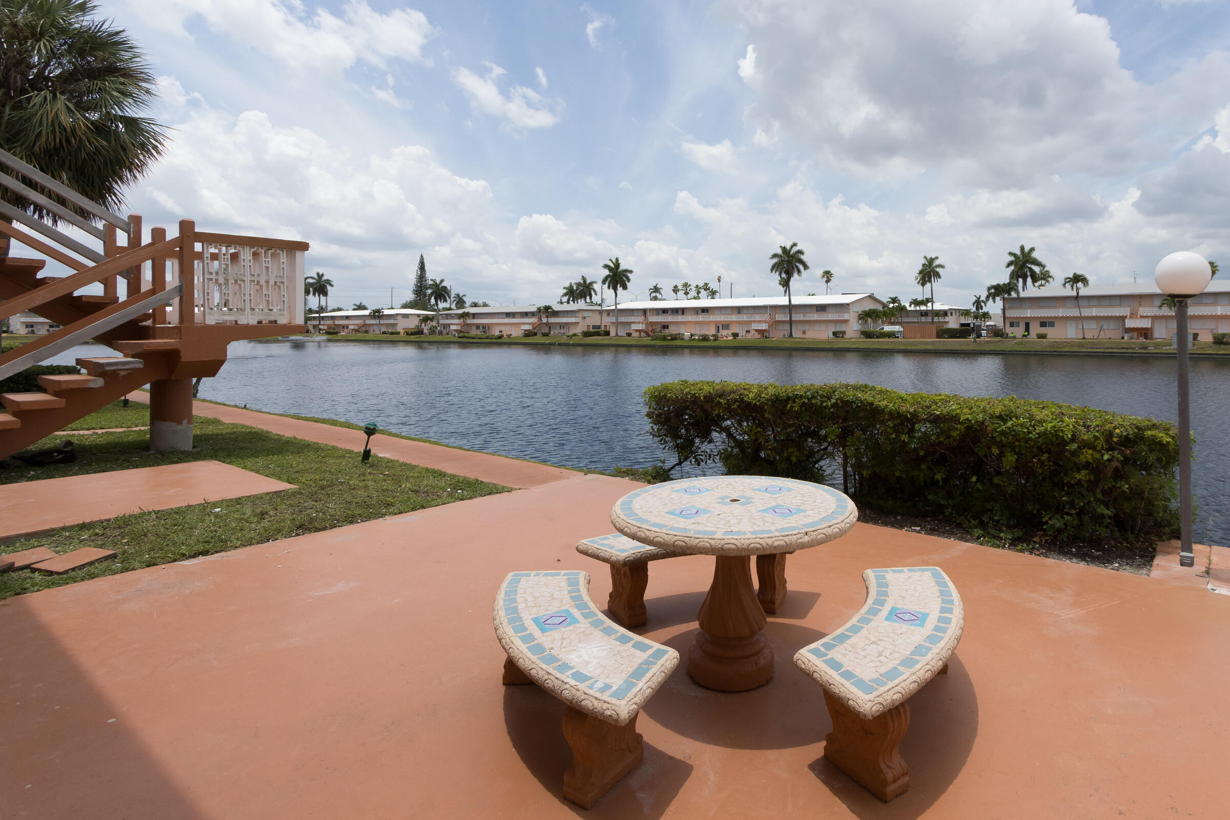 800 SW 10th #T-6 Hallandale Beach, FL 33009