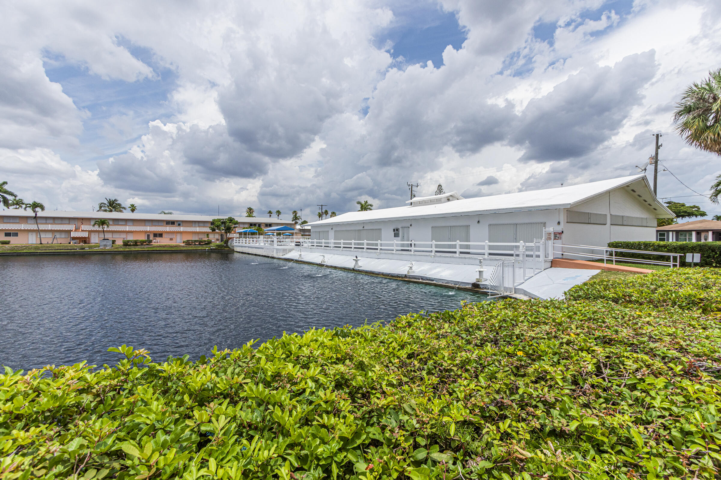 800 SW 10th #T-6 Hallandale Beach, FL 33009