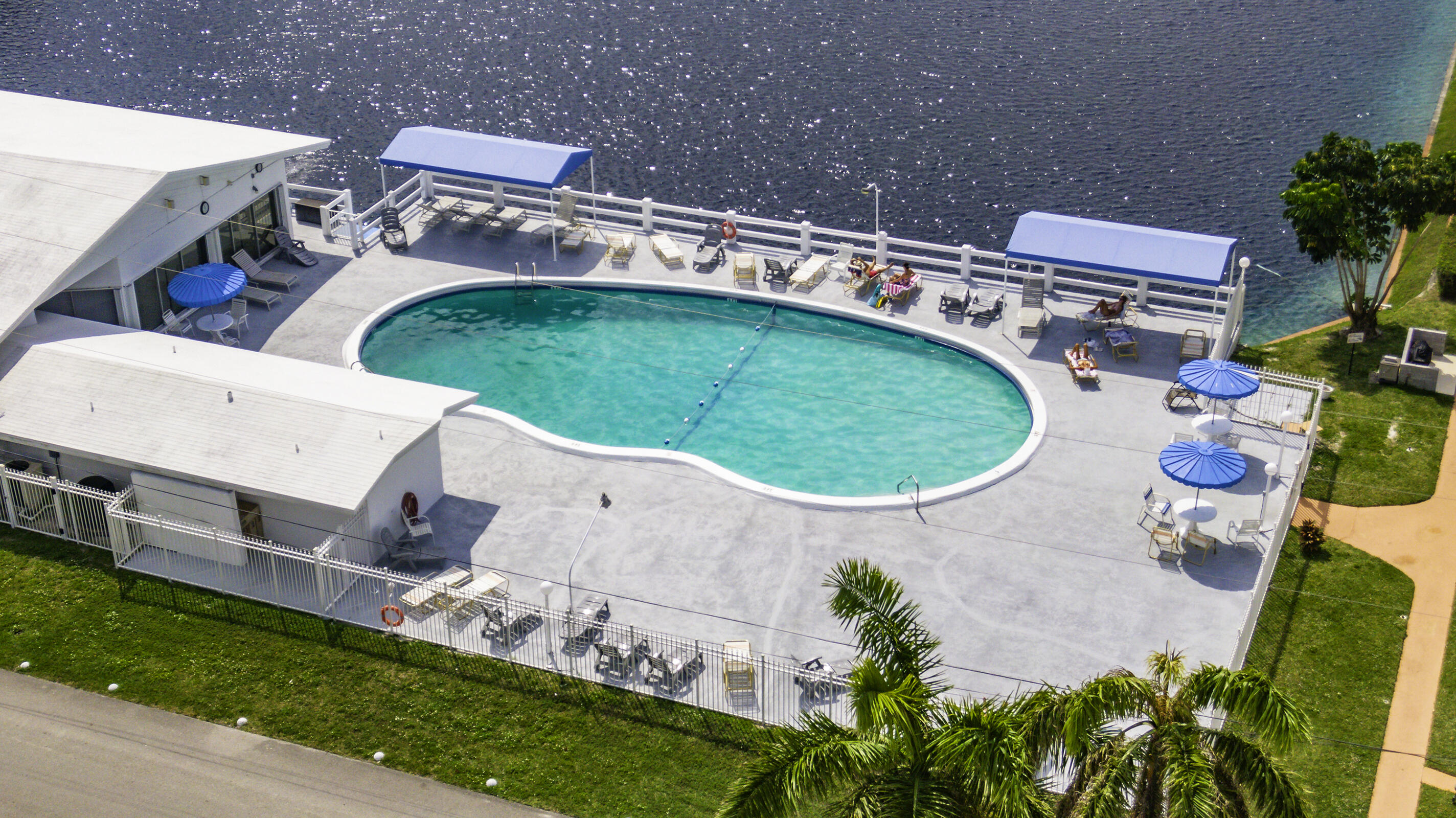 800 SW 10th #T-6 Hallandale Beach, FL 33009