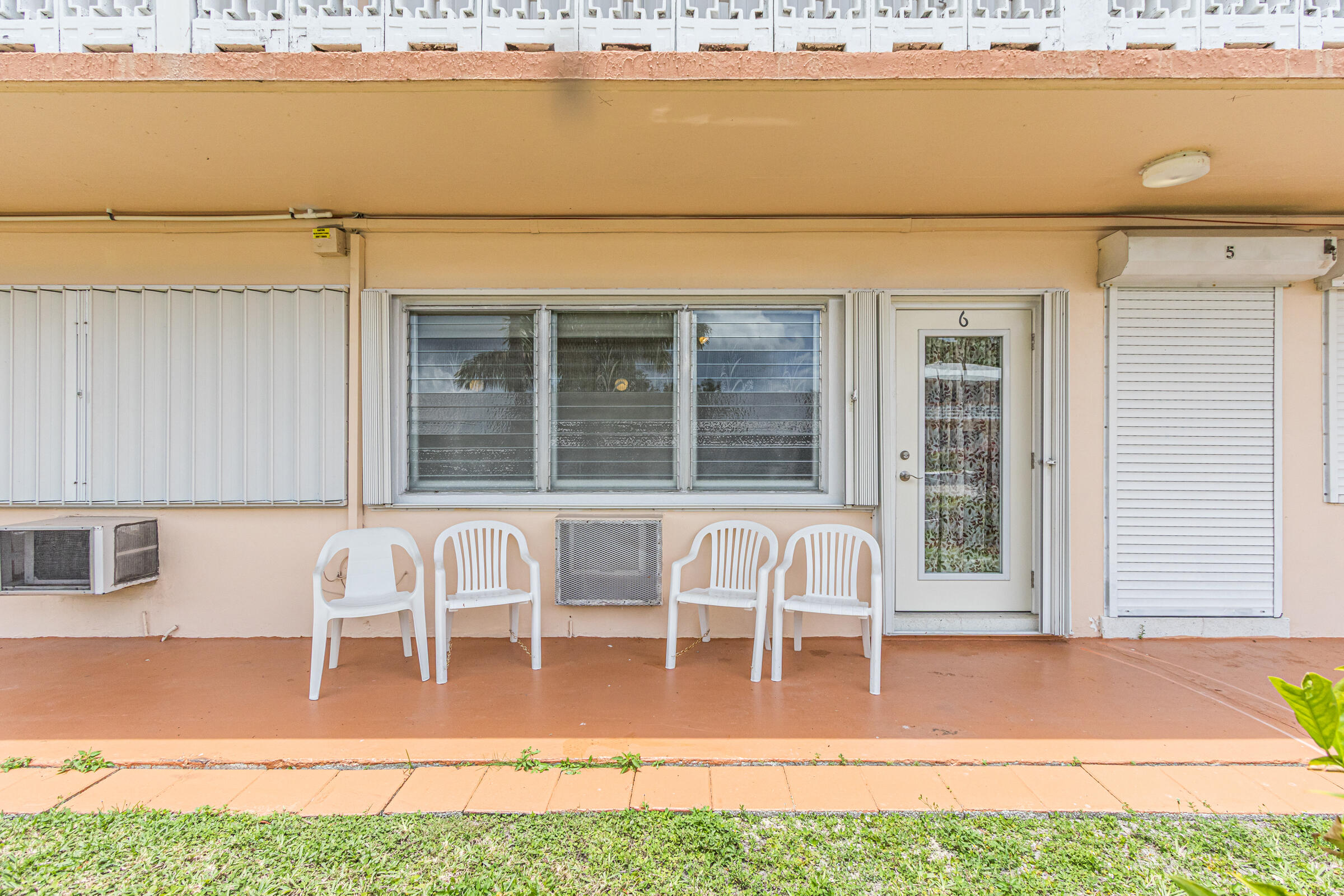 800 SW 10th #T-6 Hallandale Beach, FL 33009