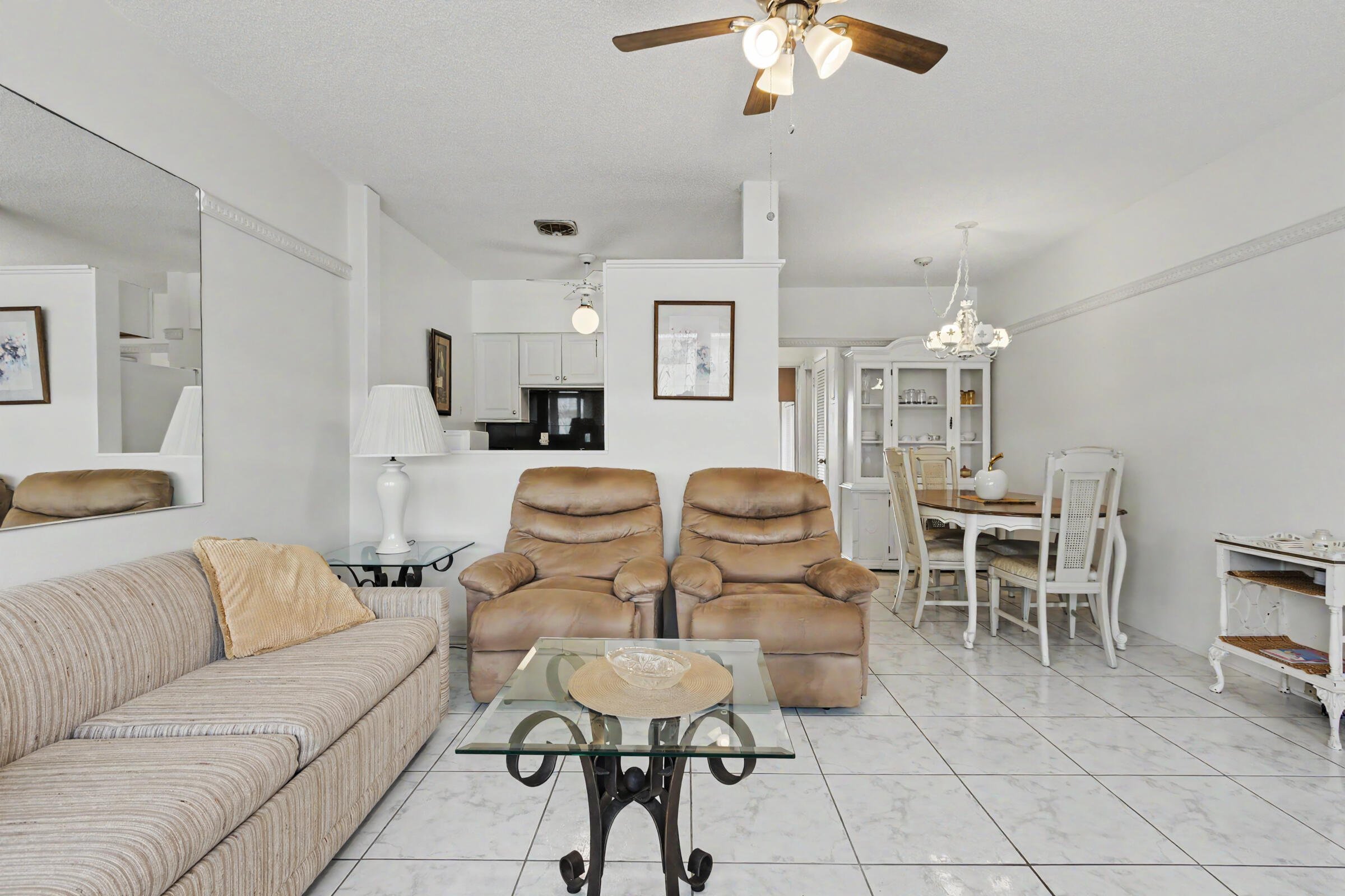 800 SW 10th #T-6 Hallandale Beach, FL 33009