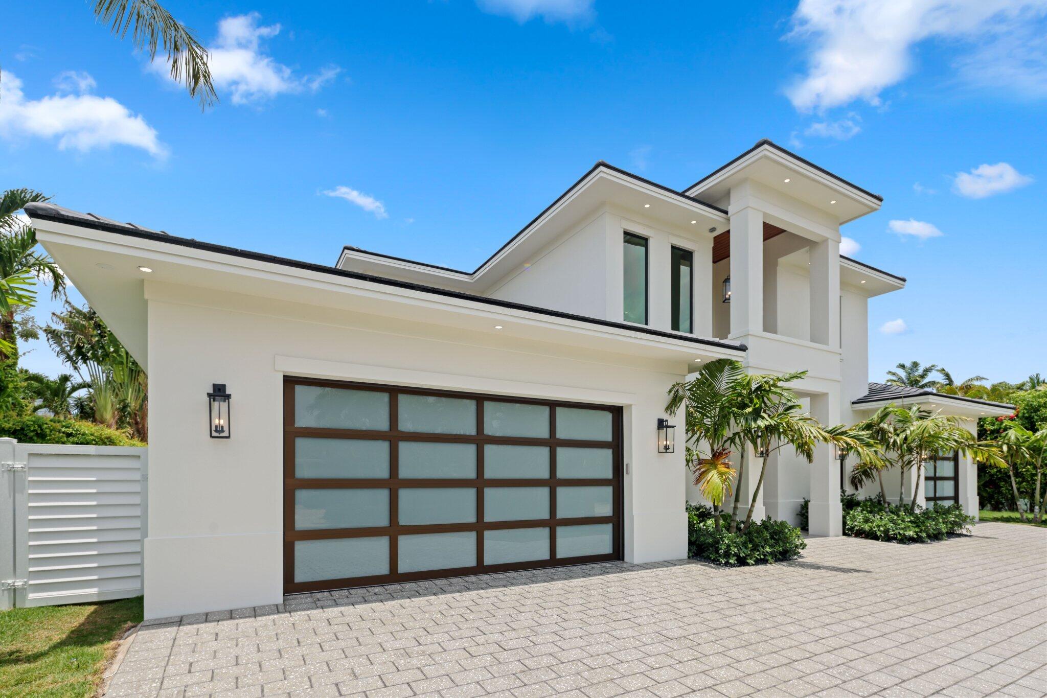 1160 Emerald Riviera Beach, FL 33404