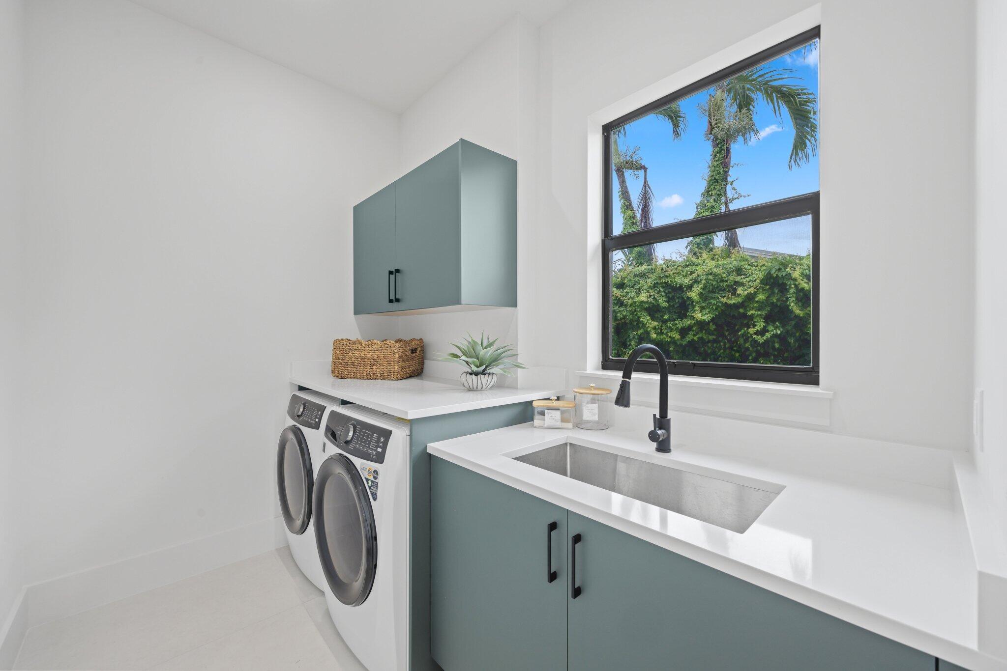 1160 Emerald Riviera Beach, FL 33404