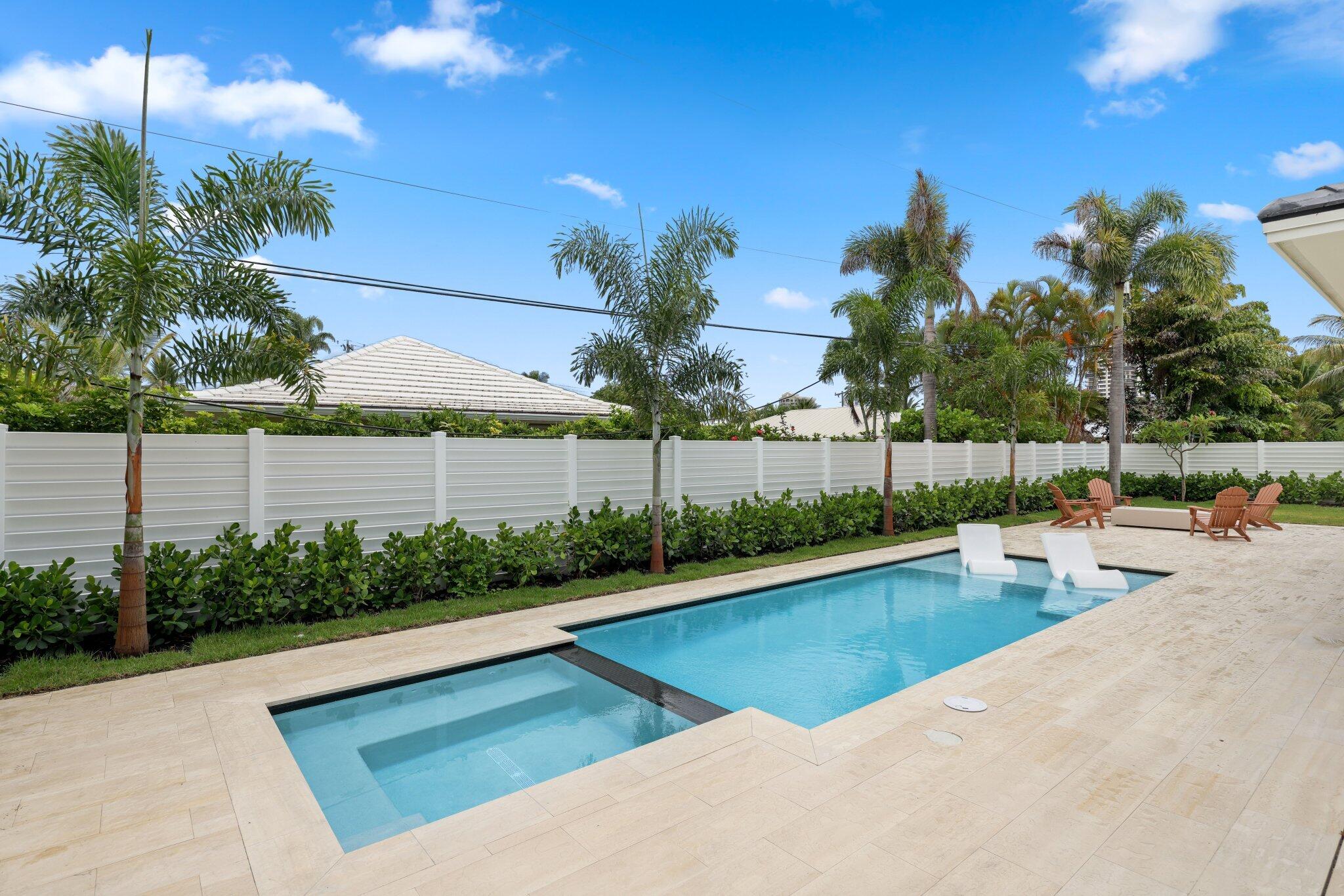 1160 Emerald Riviera Beach, FL 33404
