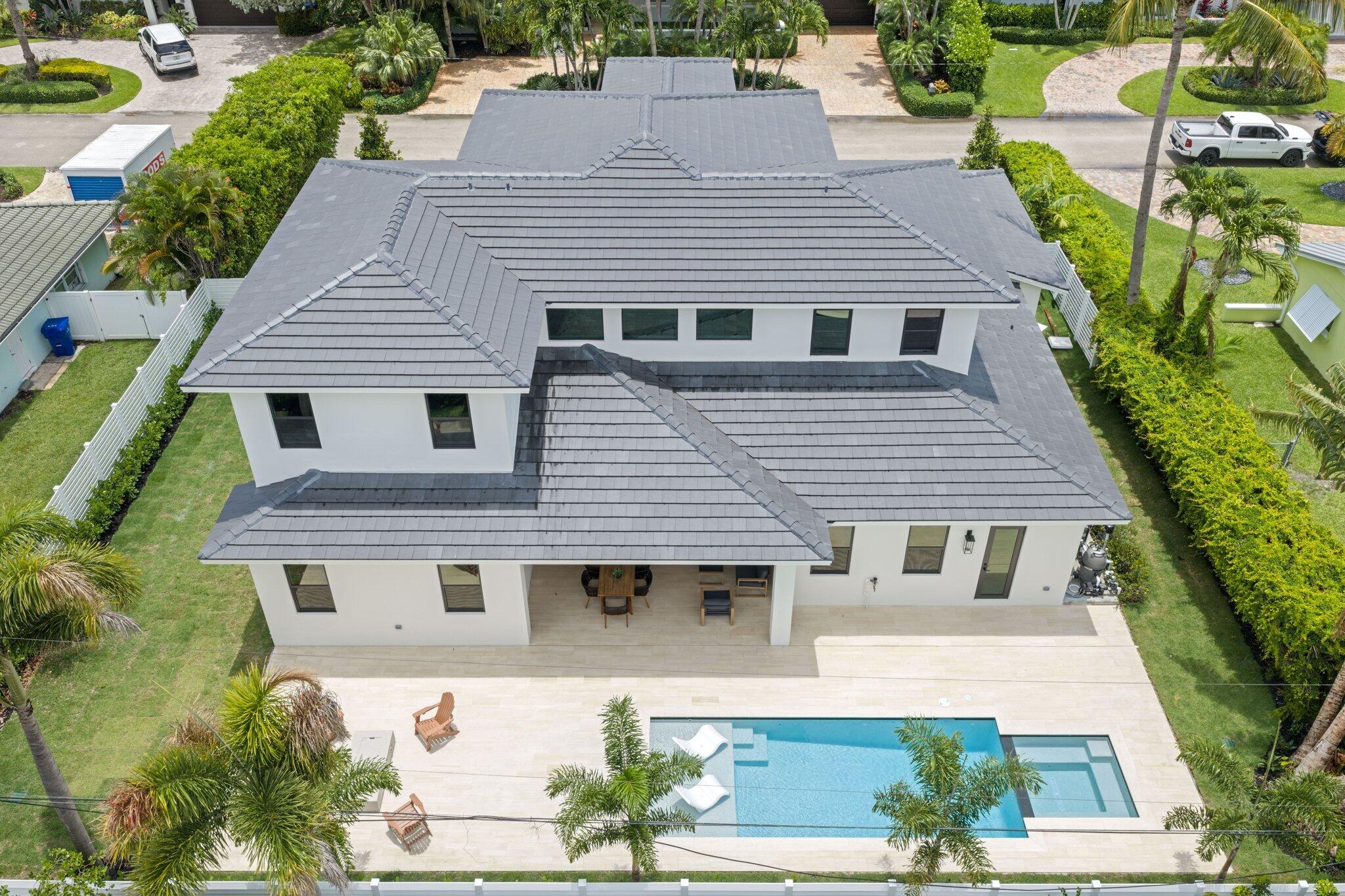 1160 Emerald Riviera Beach, FL 33404