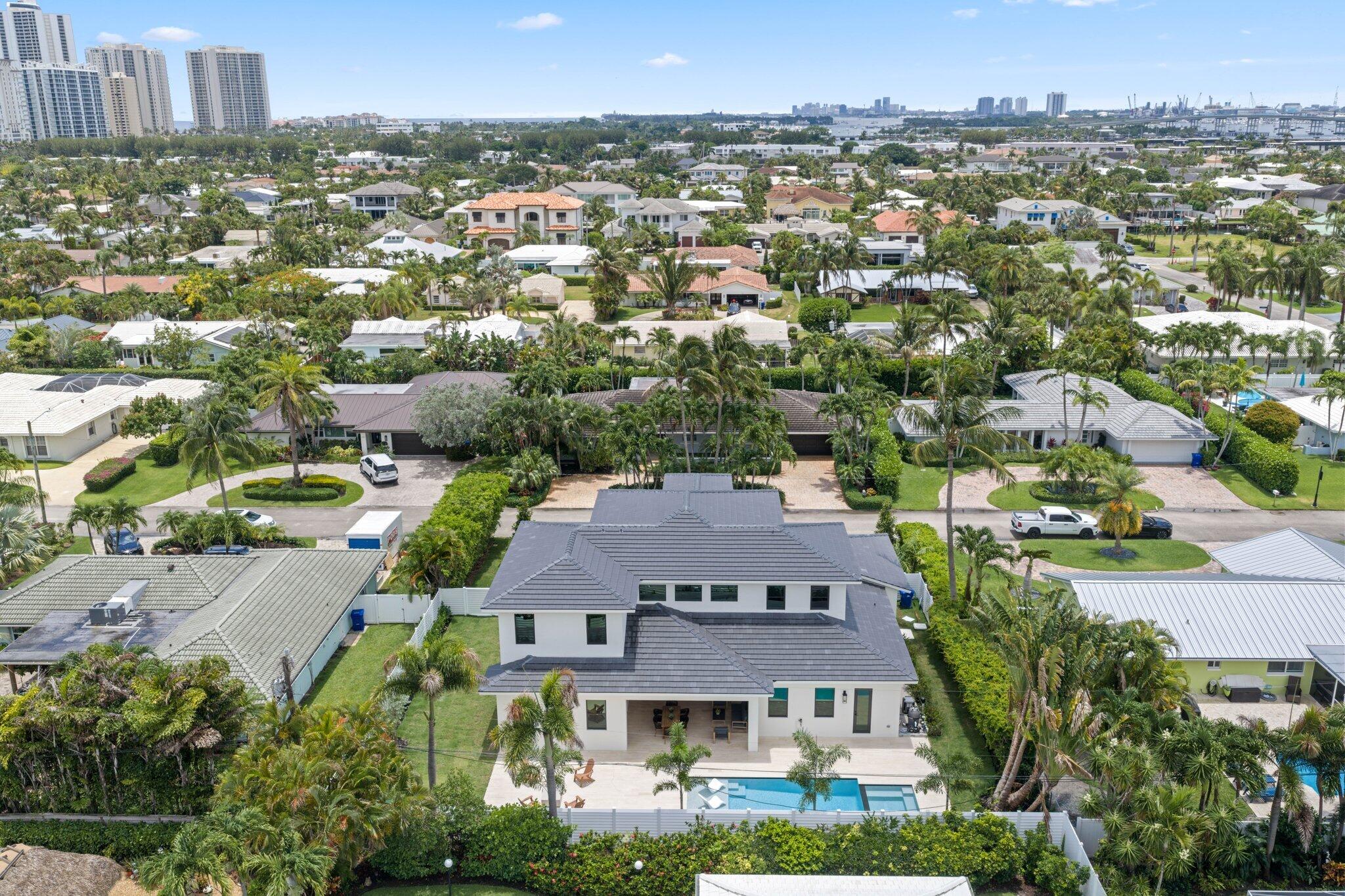 1160 Emerald Riviera Beach, FL 33404