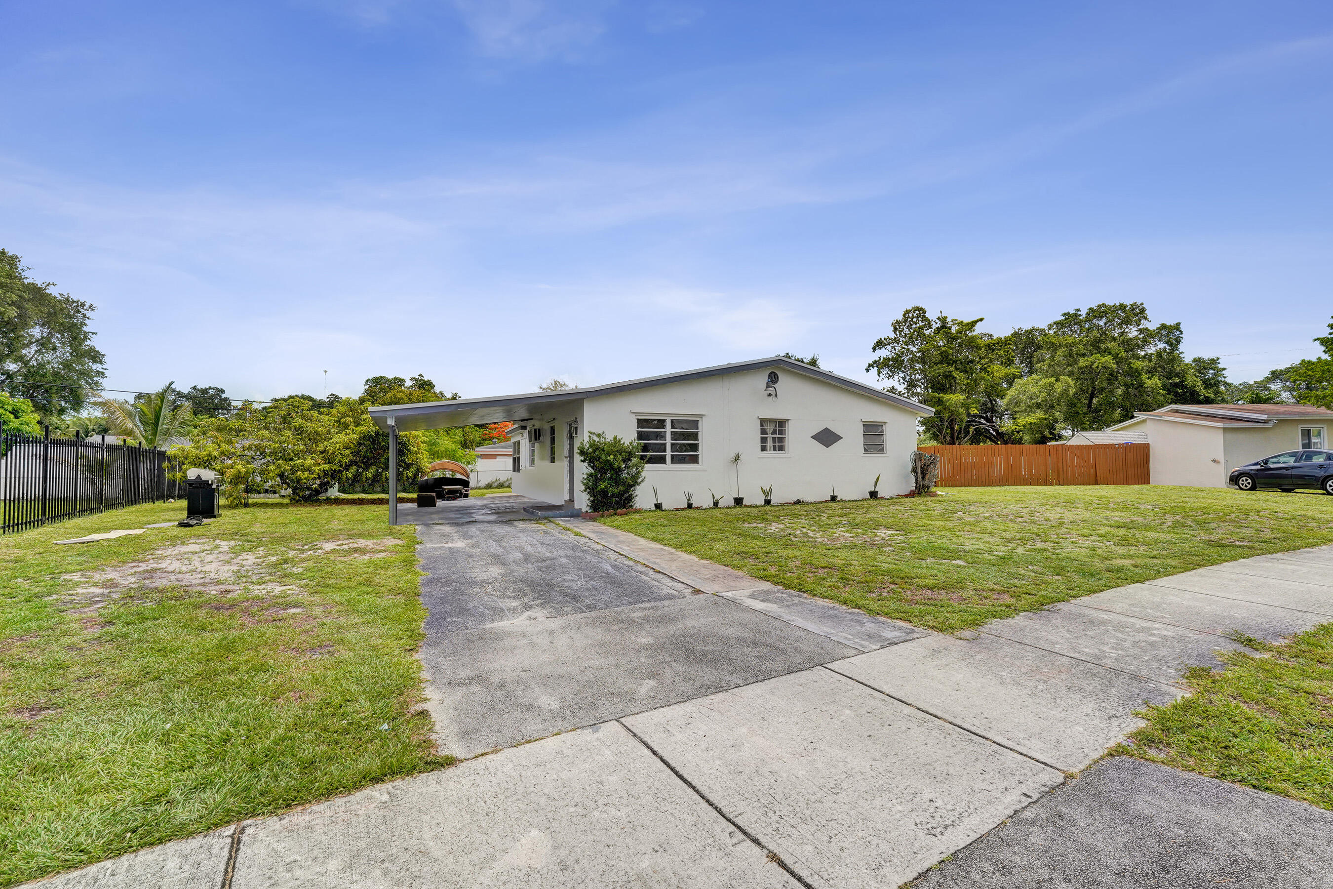 4111 SW 32nd