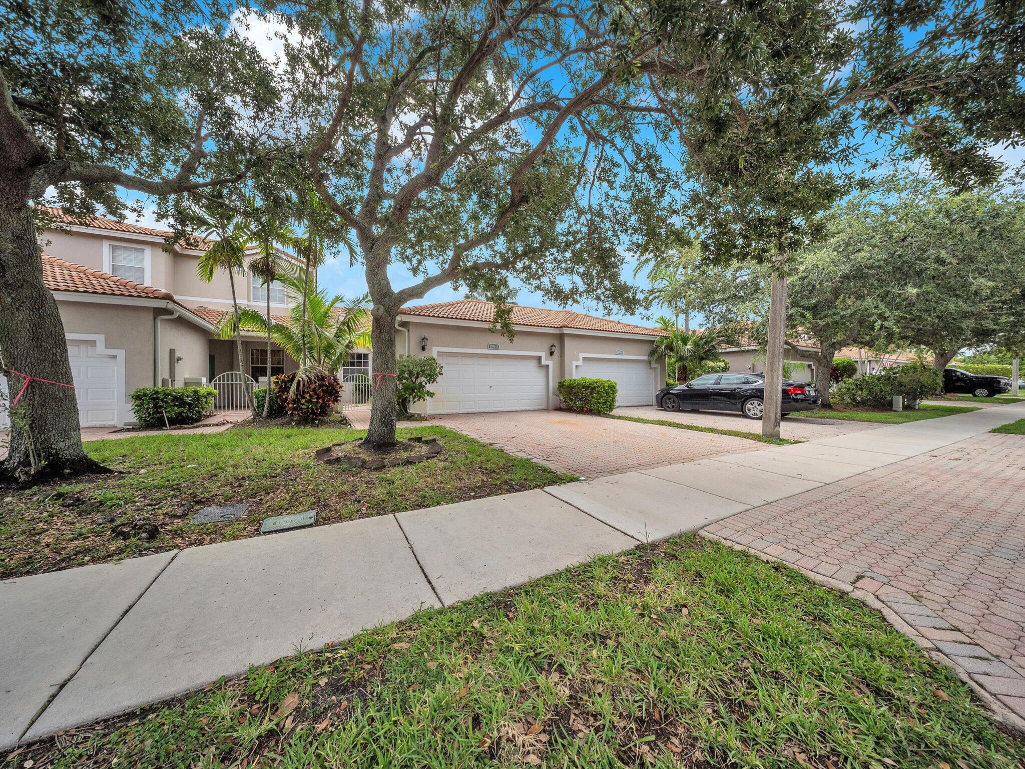 2851 E Aragon #5