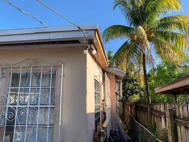 1850 NW 35th Miami, FL 33142
