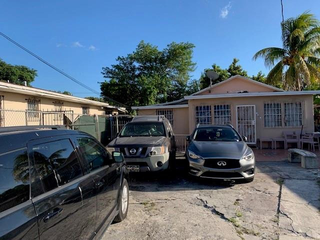 1850 NW 35th Miami, FL 33142