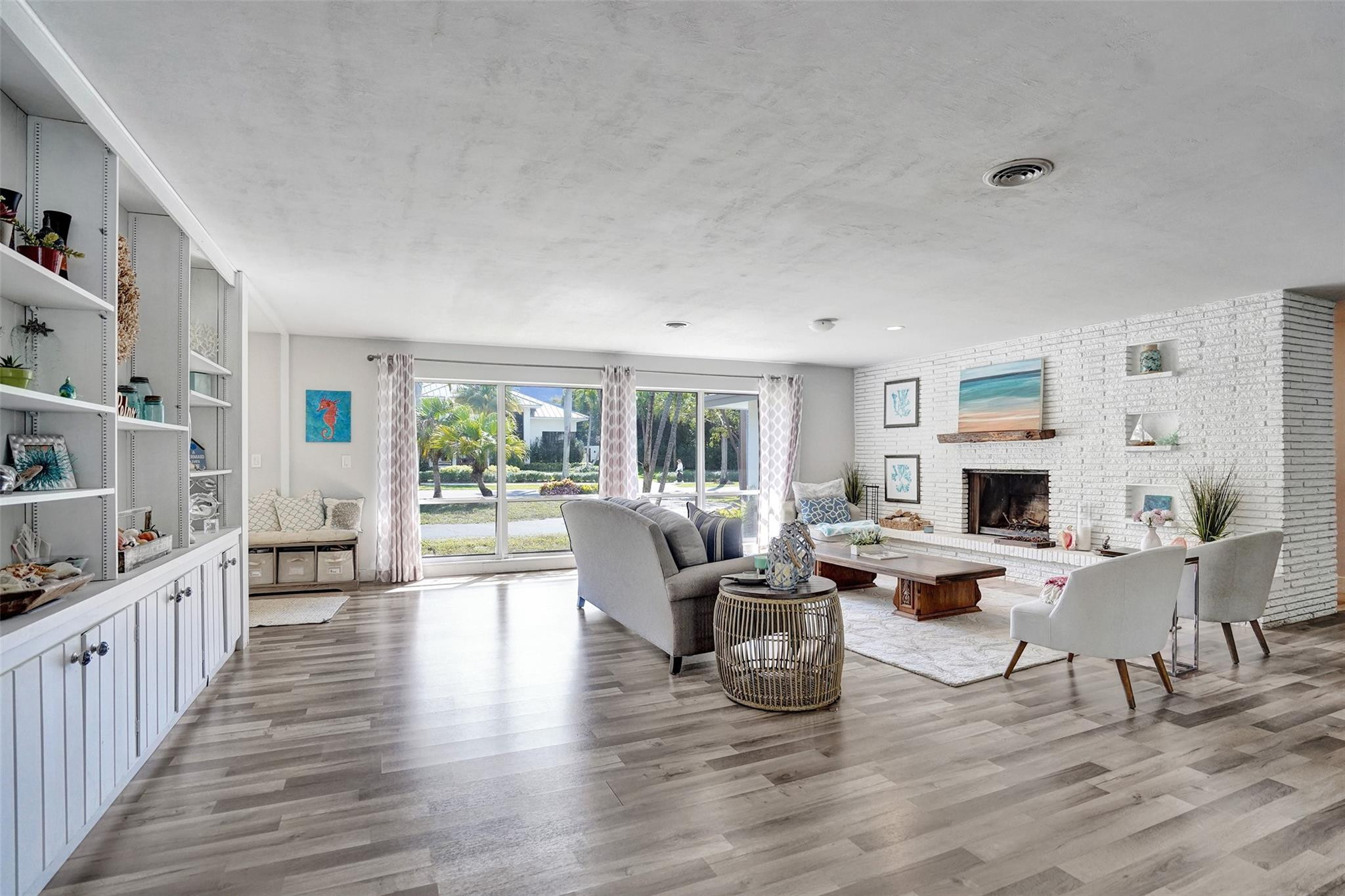 1325 Middle Riv Fort Lauderdale, FL 33304