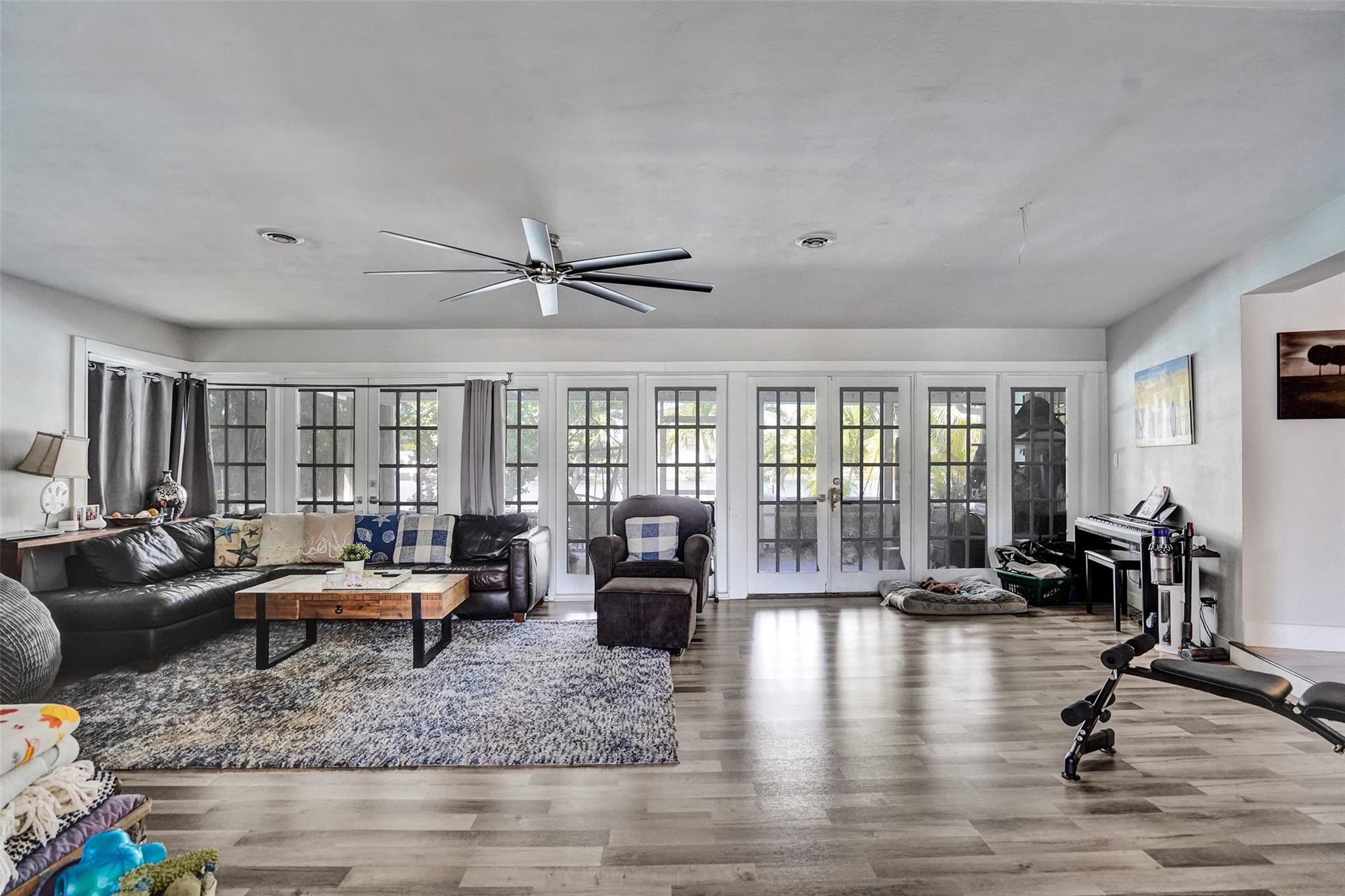 1325 Middle Riv Fort Lauderdale, FL 33304