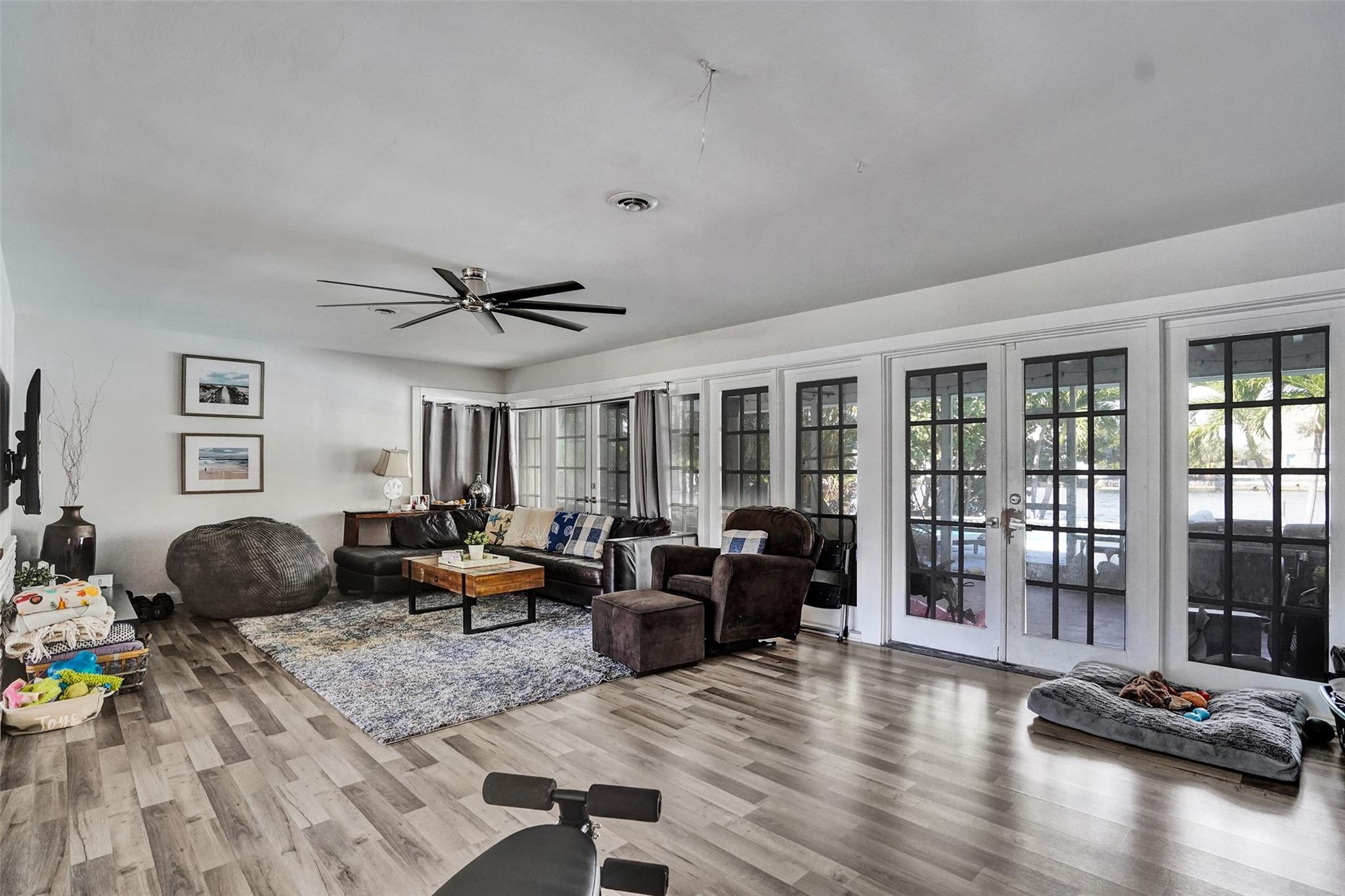 1325 Middle Riv Fort Lauderdale, FL 33304