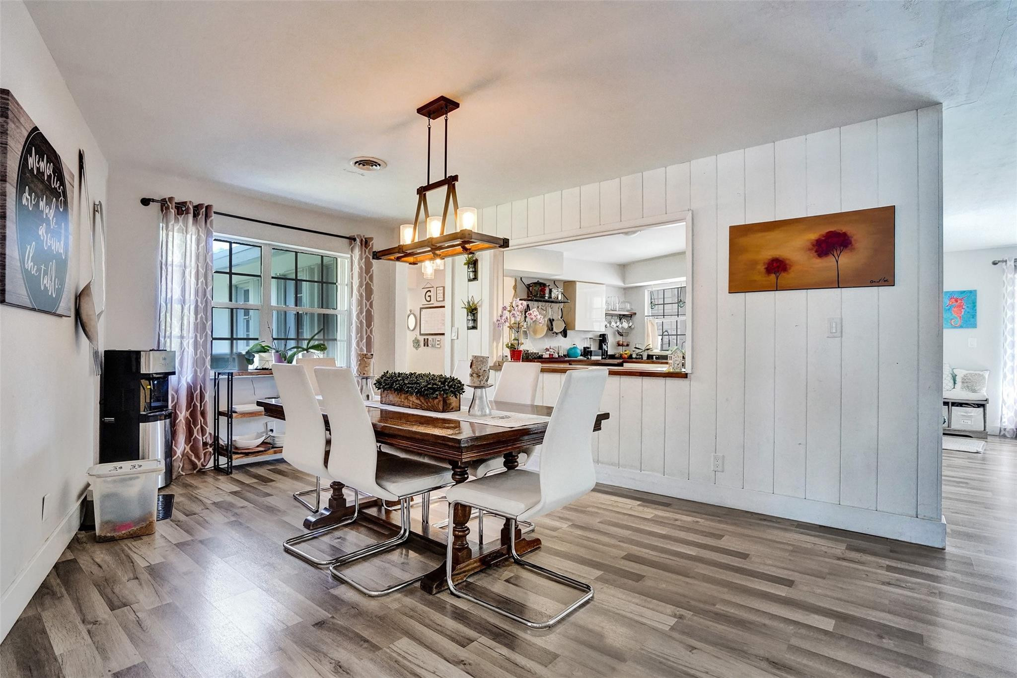 1325 Middle Riv Fort Lauderdale, FL 33304
