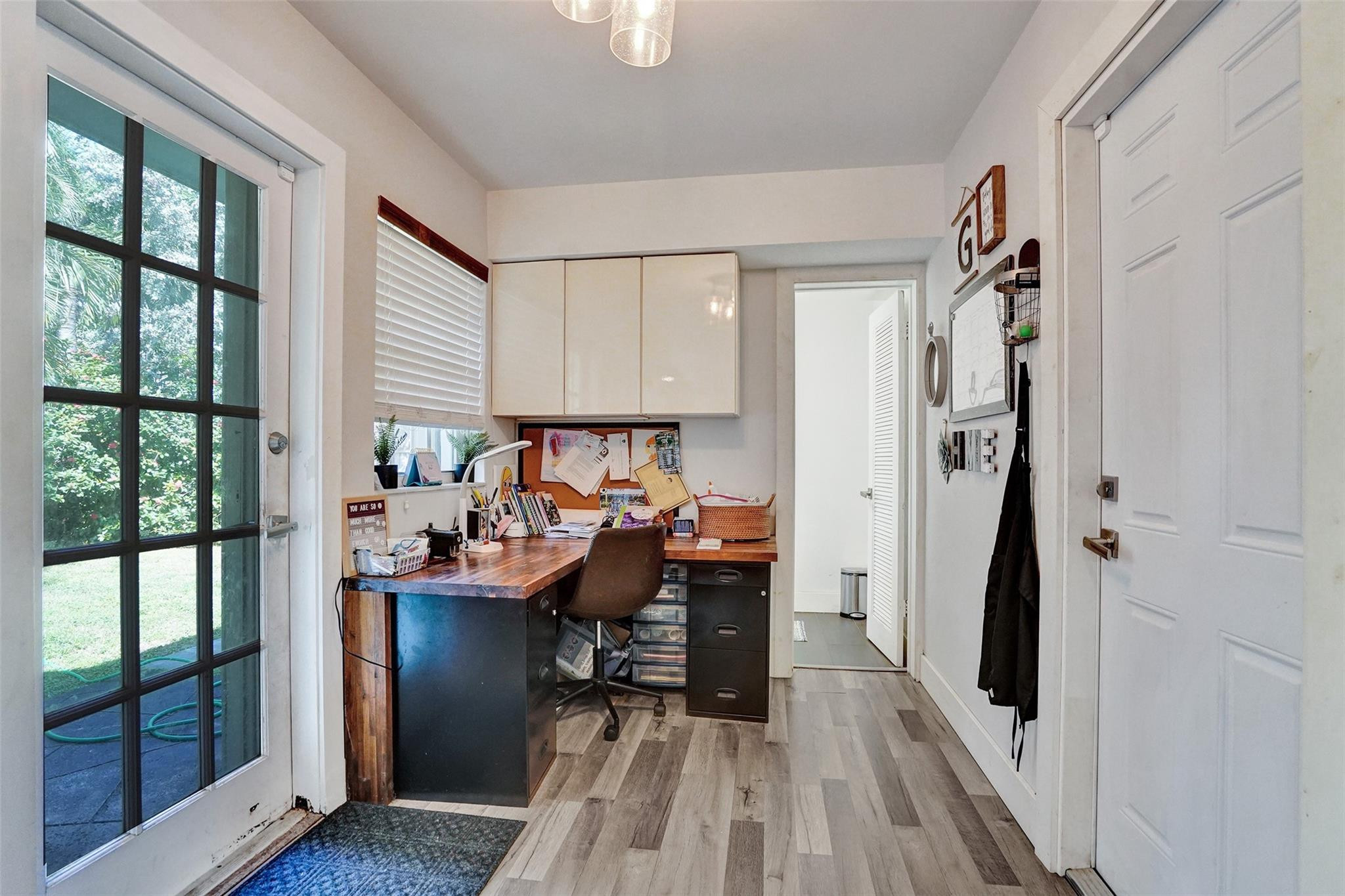 1325 Middle Riv Fort Lauderdale, FL 33304