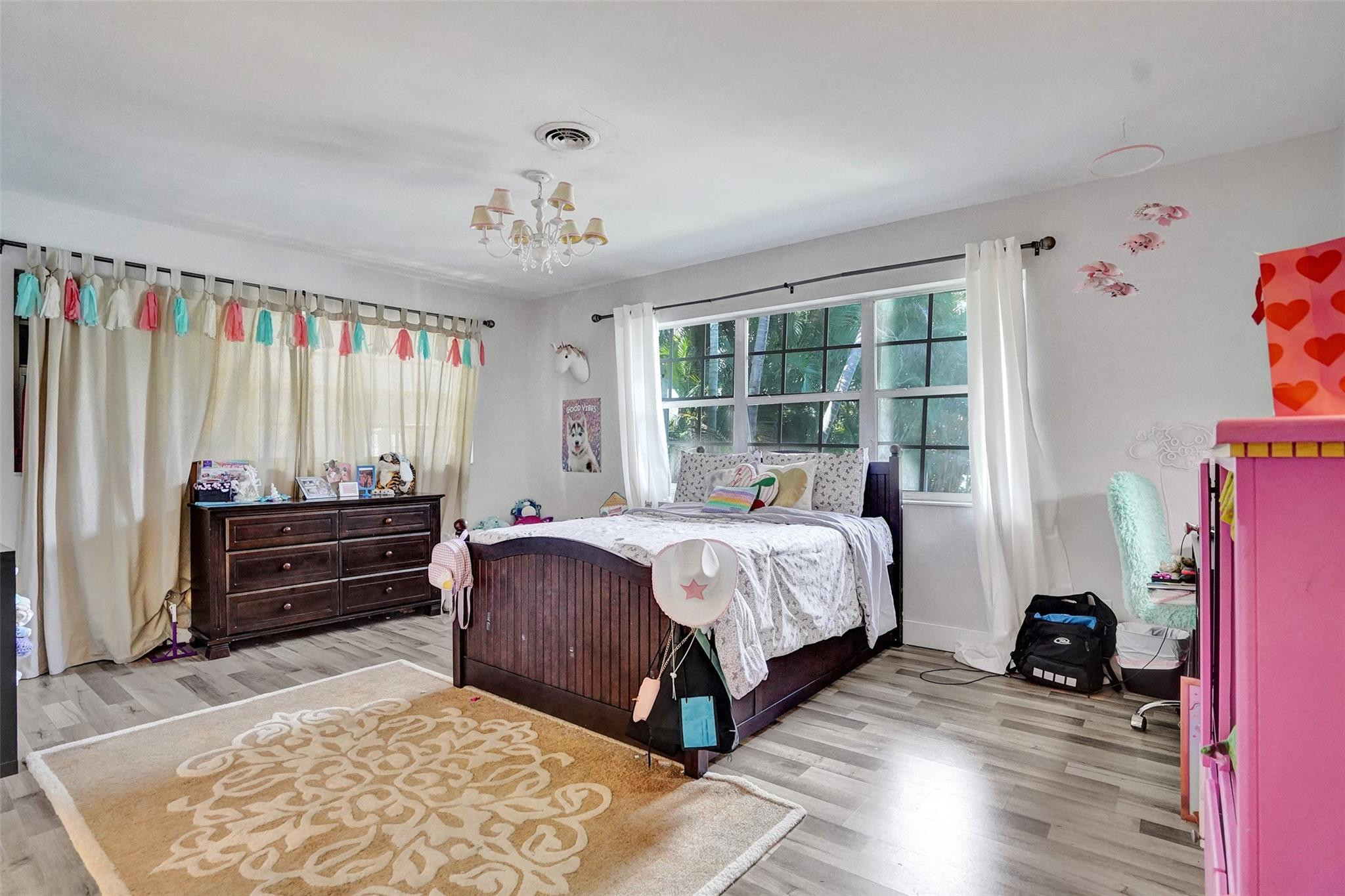 1325 Middle Riv Fort Lauderdale, FL 33304