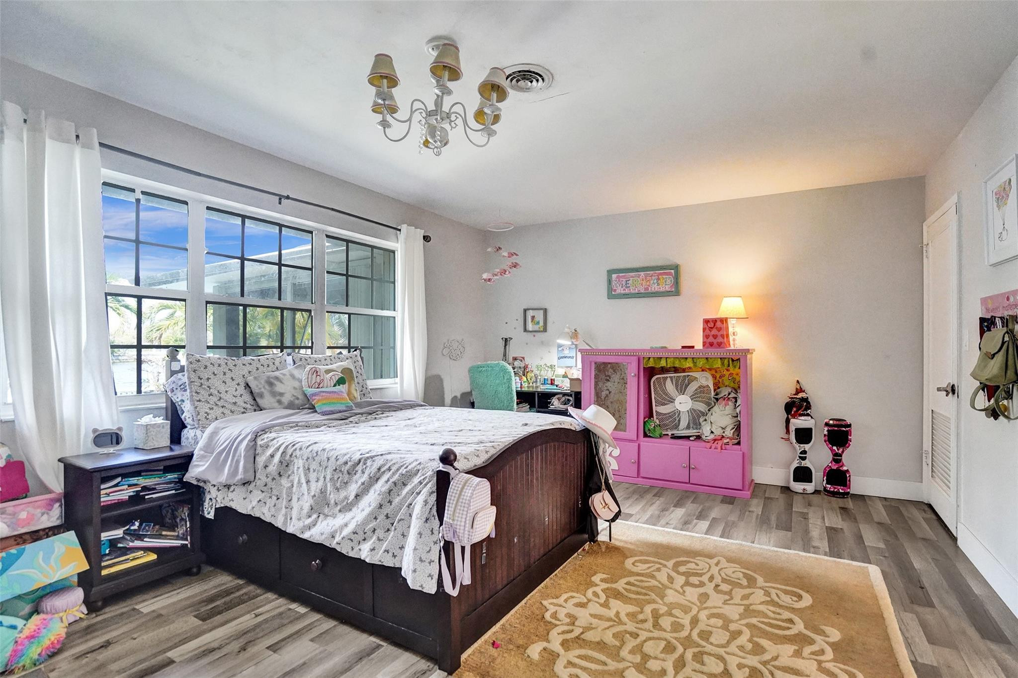 1325 Middle Riv Fort Lauderdale, FL 33304