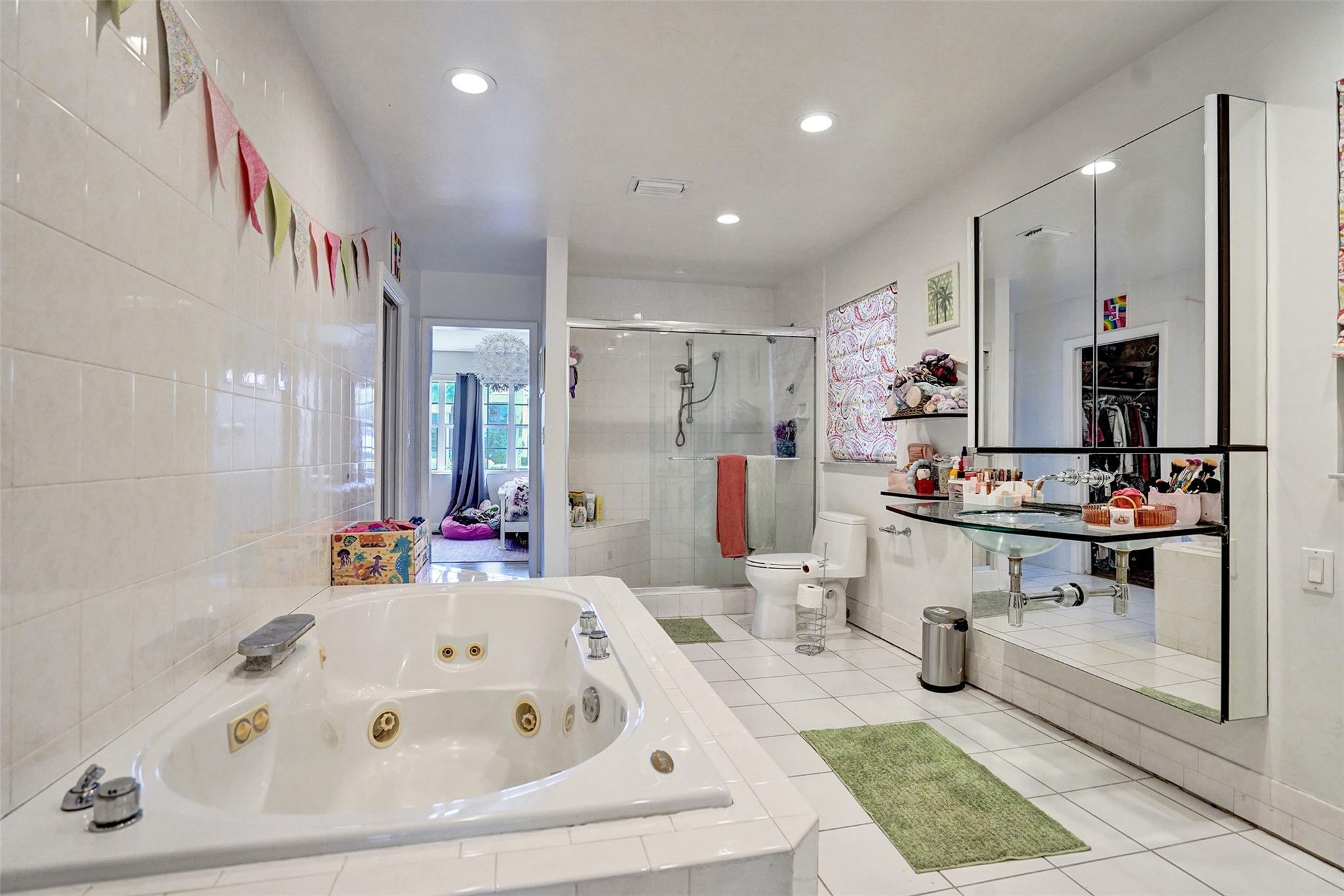 1325 Middle Riv Fort Lauderdale, FL 33304