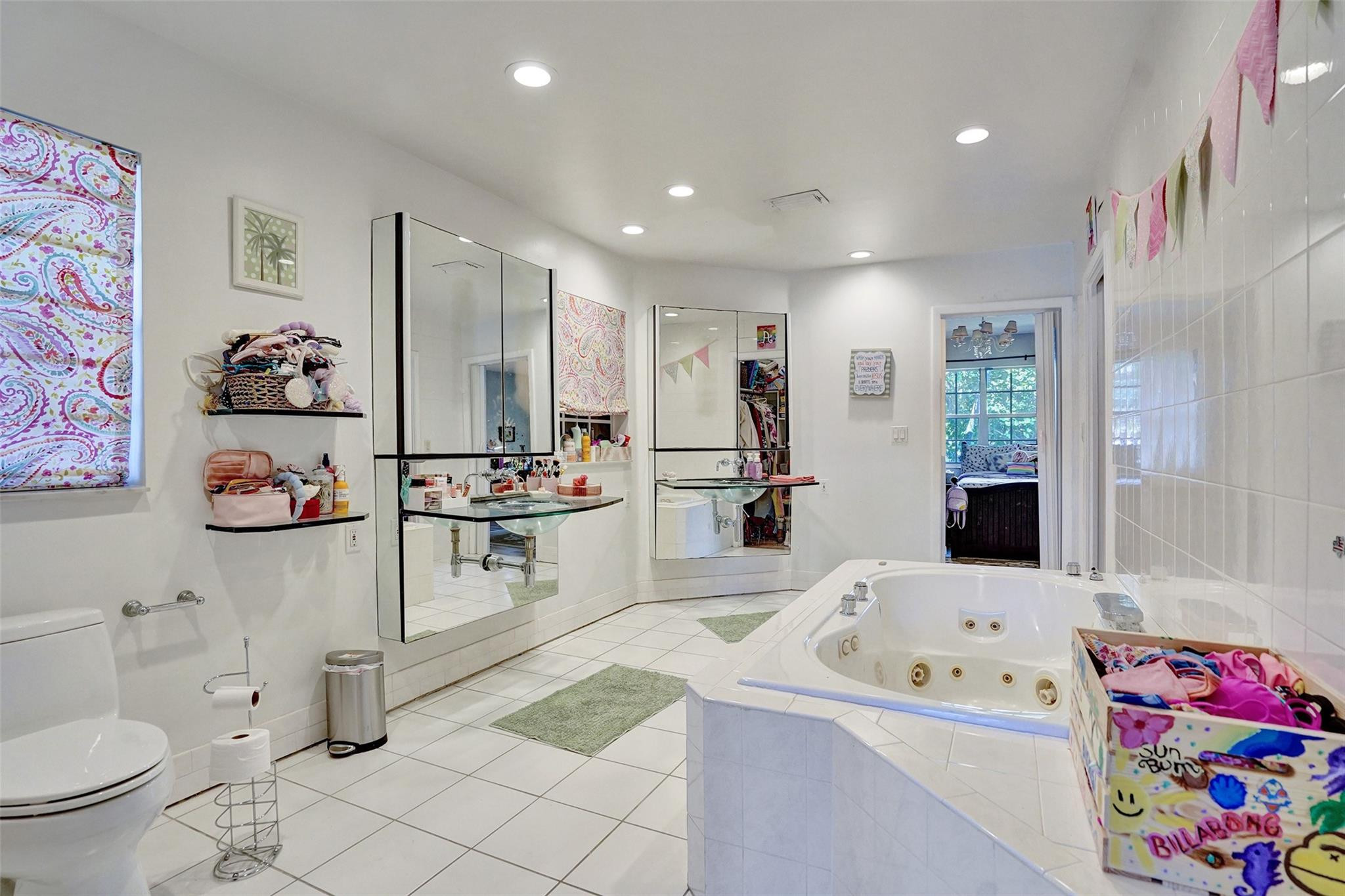 1325 Middle Riv Fort Lauderdale, FL 33304