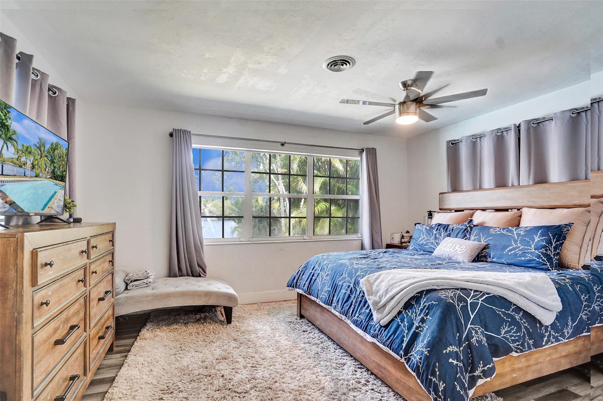 1325 Middle Riv Fort Lauderdale, FL 33304