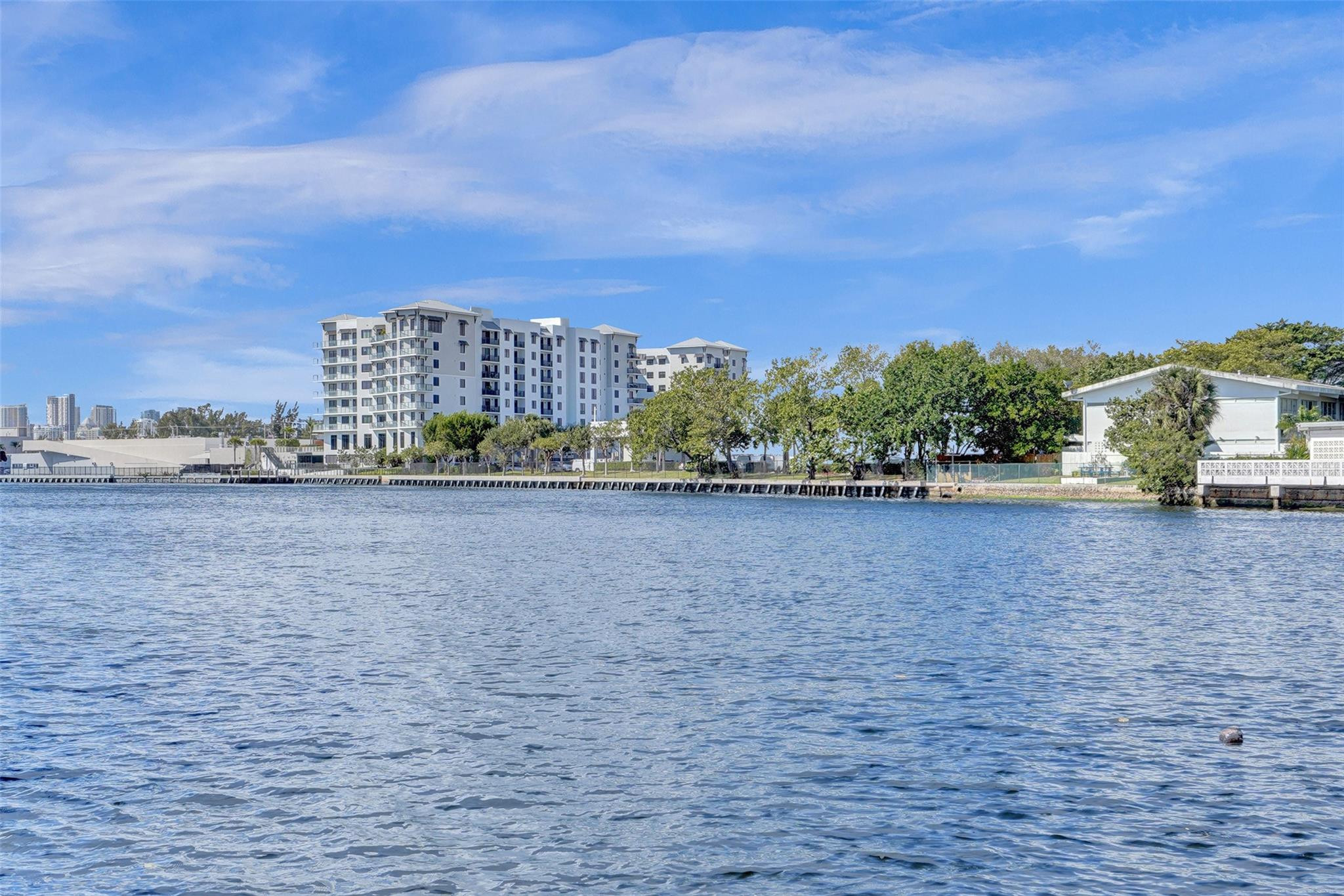 1325 Middle Riv Fort Lauderdale, FL 33304