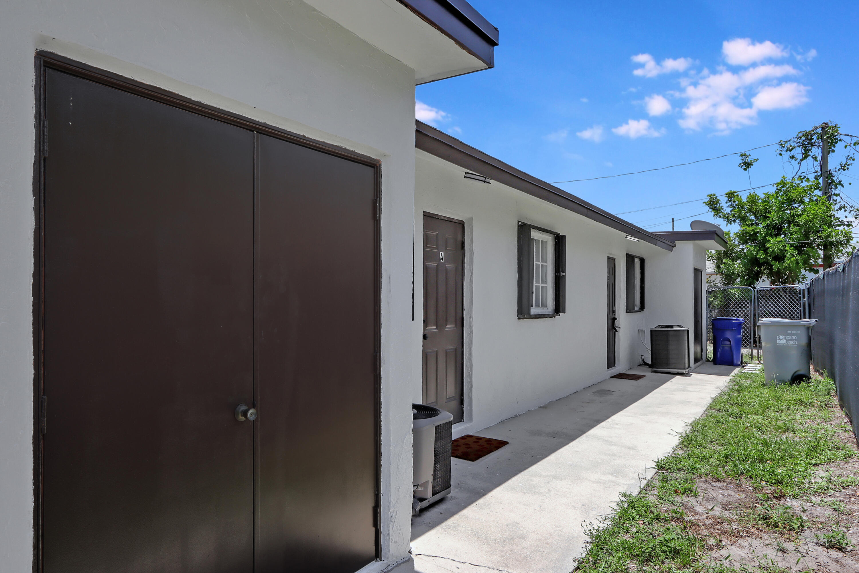 350 NE 25th Ct