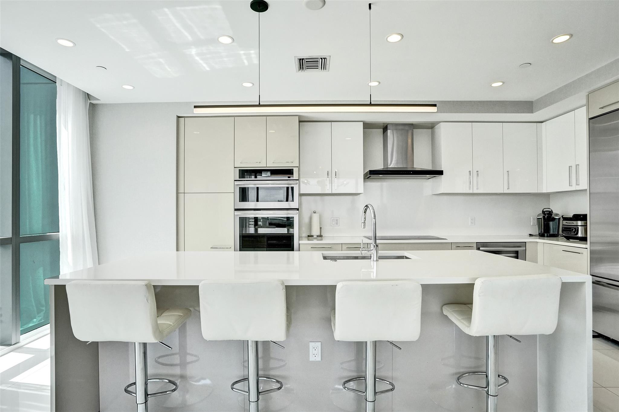 100 E Las Olas #2701 Fort Lauderdale, FL 33301