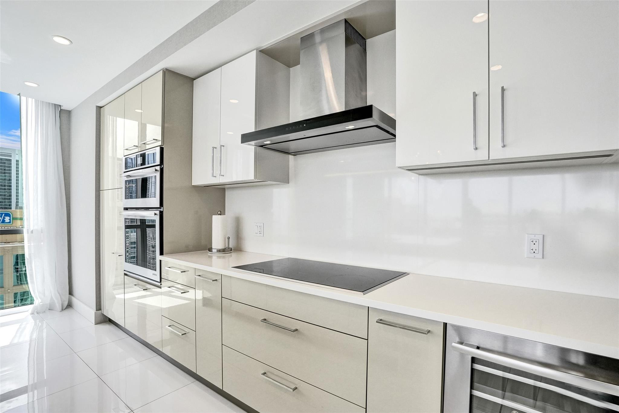 100 E Las Olas #2701 Fort Lauderdale, FL 33301