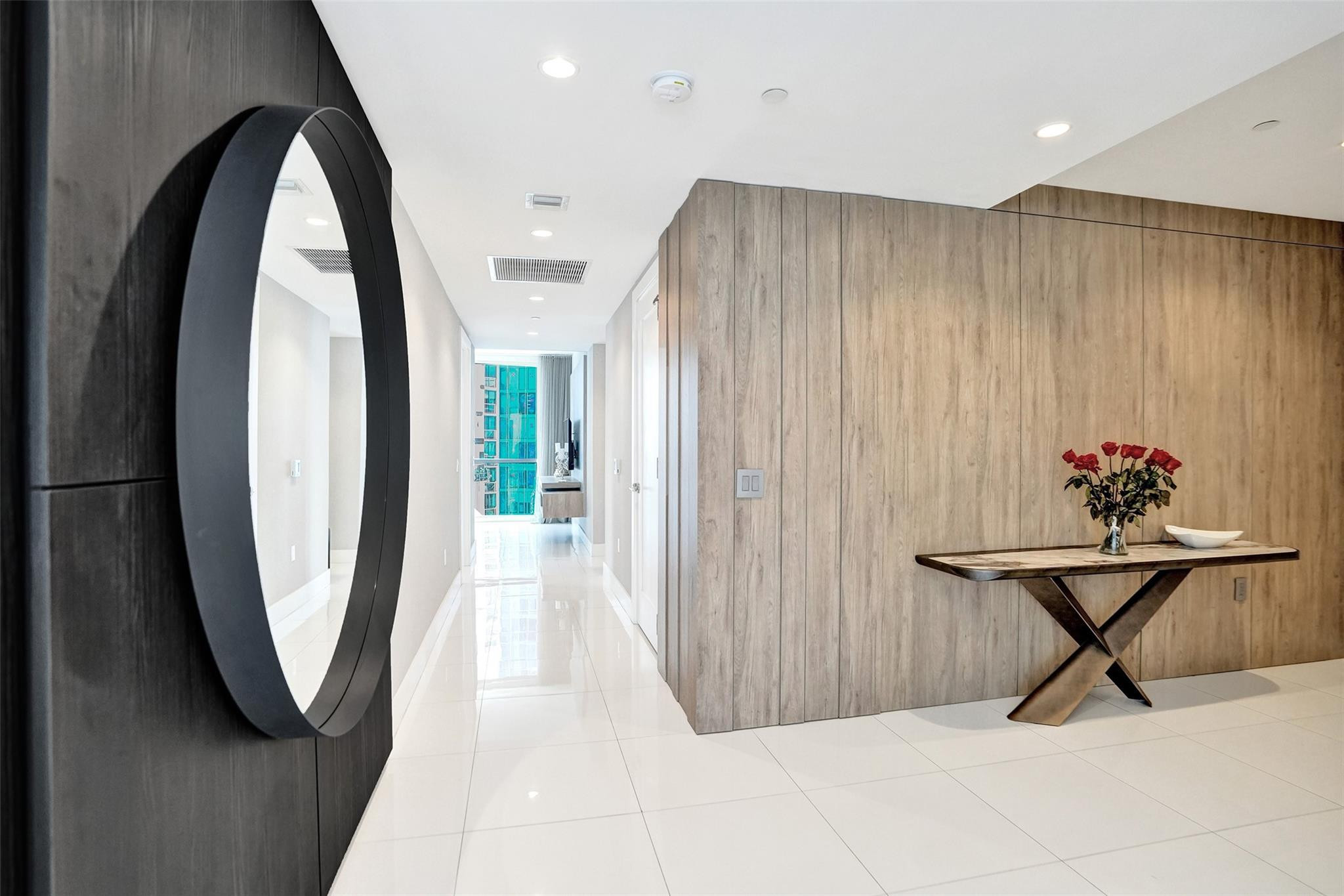 100 E Las Olas #2701 Fort Lauderdale, FL 33301